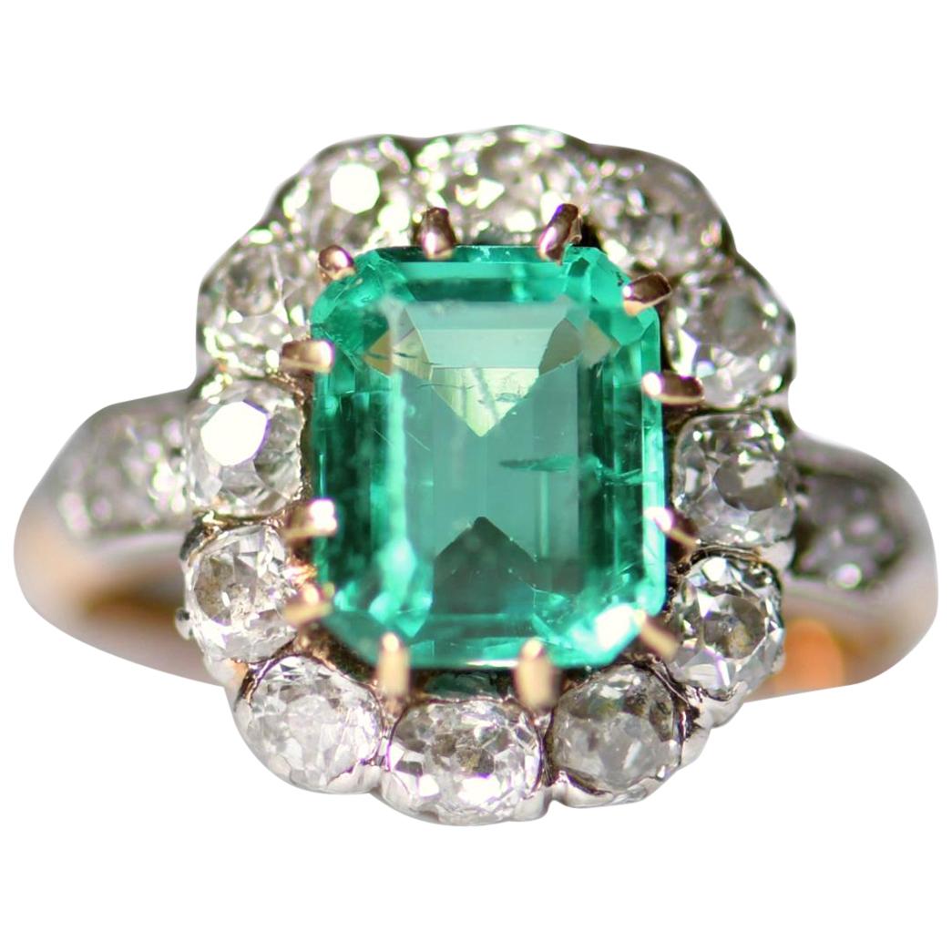 Antique French 18 Karat Gold Colombia Emerald Diamond Cluster Ring