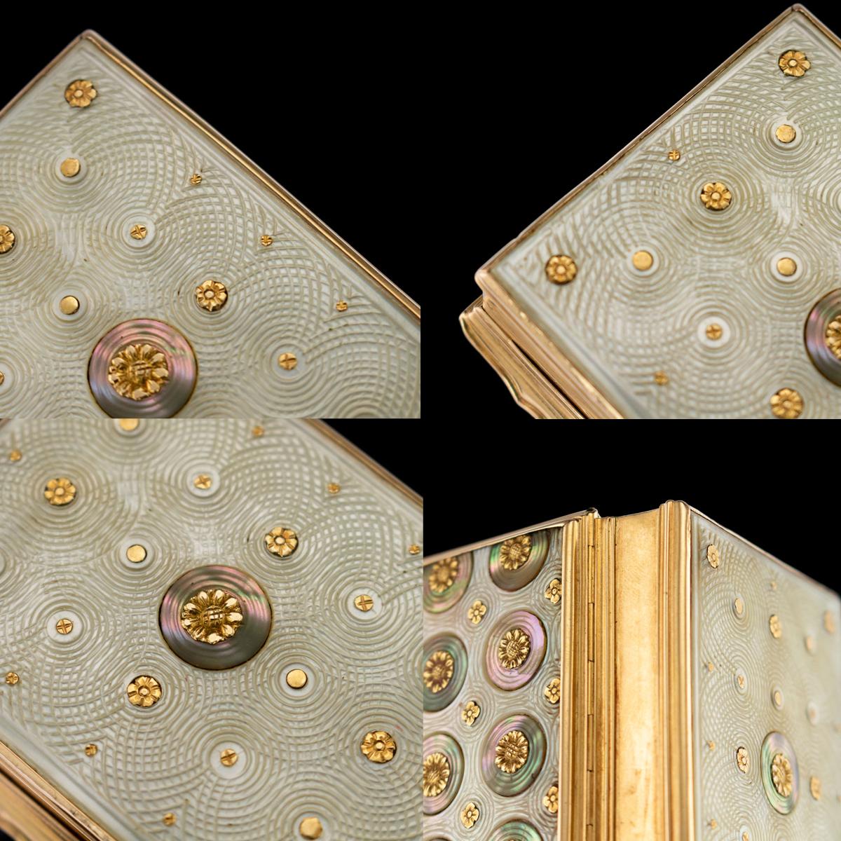 Antique French 18-Karat Gold-Mounted Mother of Pearl Snuff Box, circa 1750 7