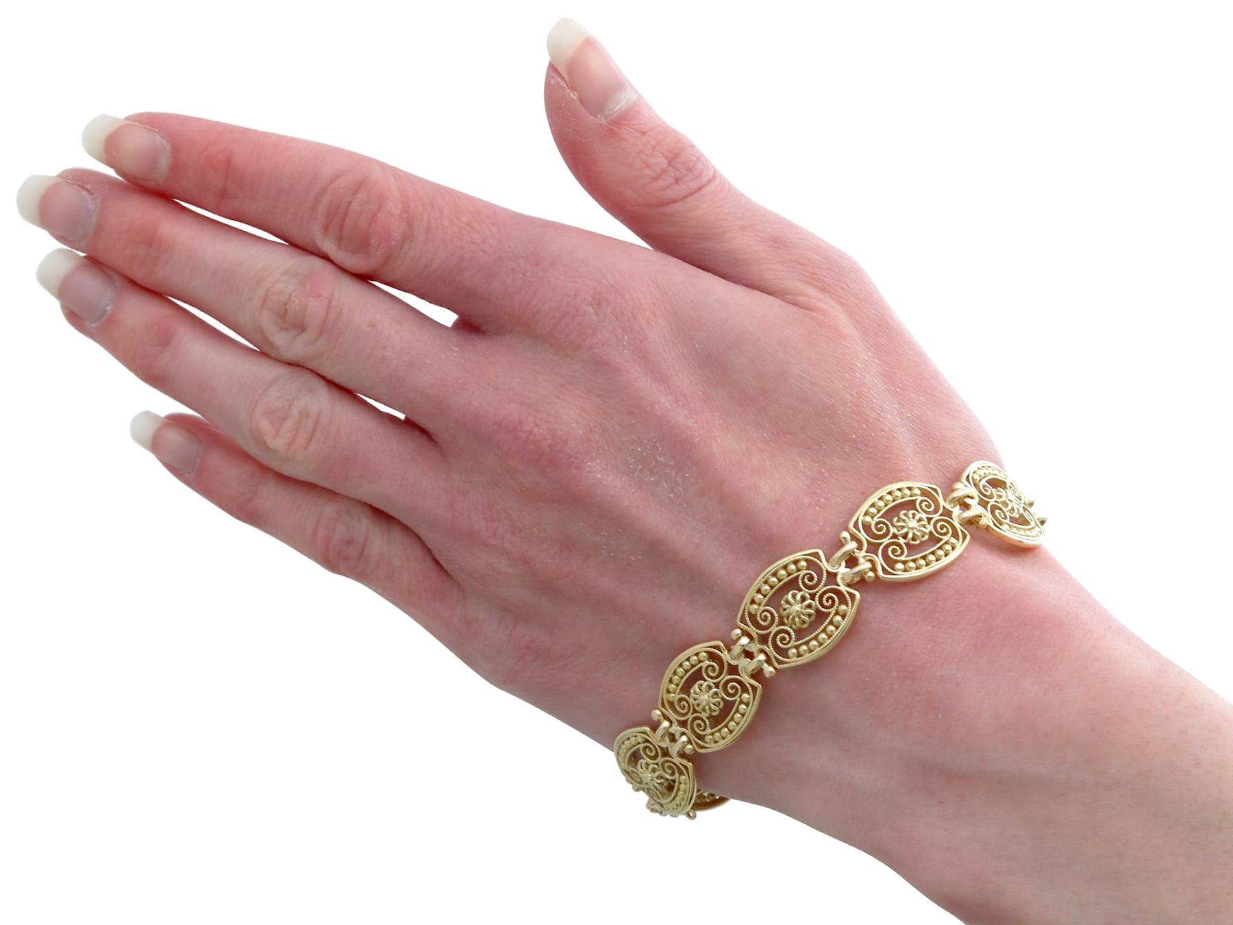 Bracelet français ancien en or jaune 18 carats en vente 4