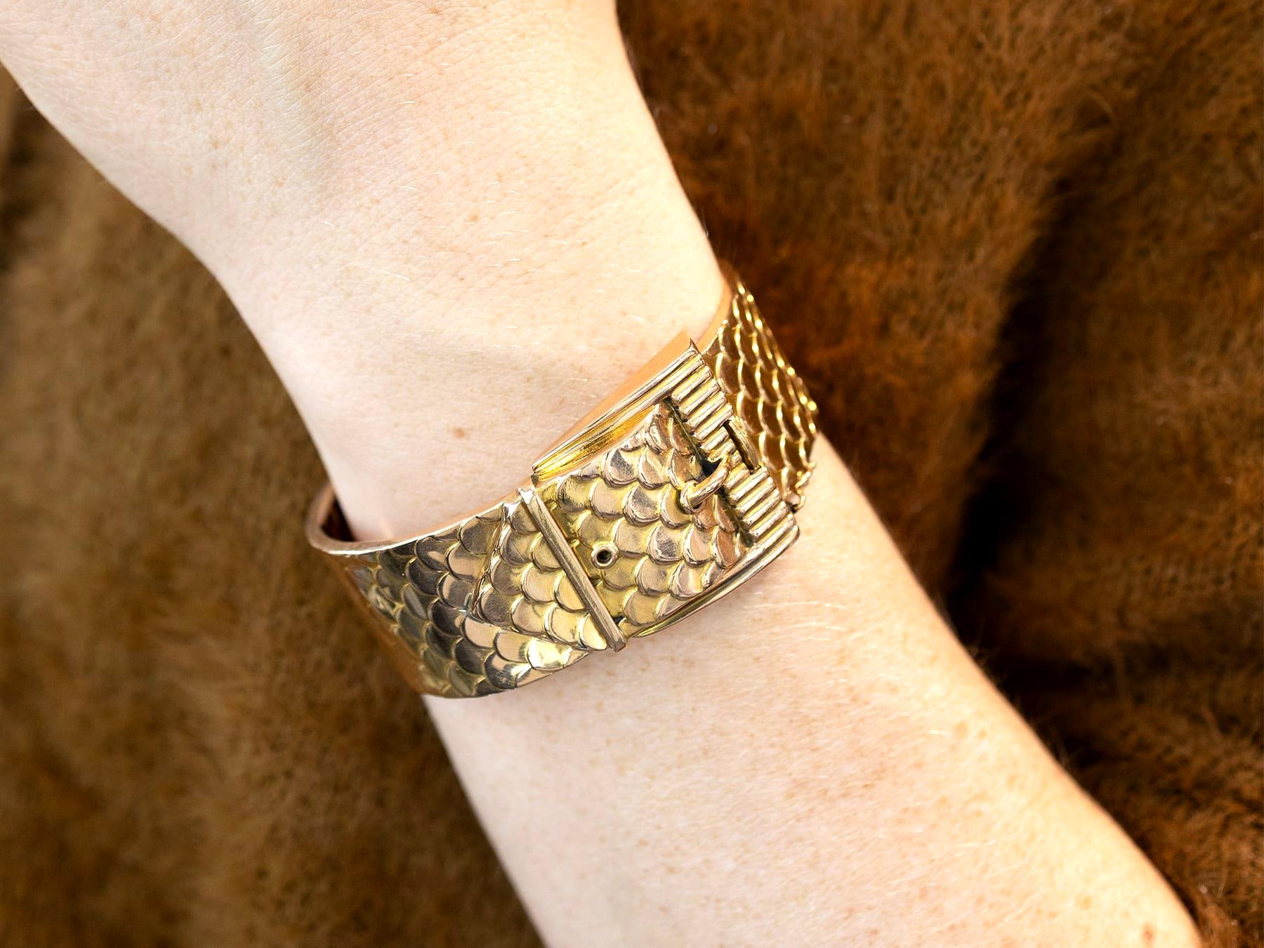 Bracelet jonc français ancien en or jaune 18 carats Excellent état - En vente à Jesmond, Newcastle Upon Tyne