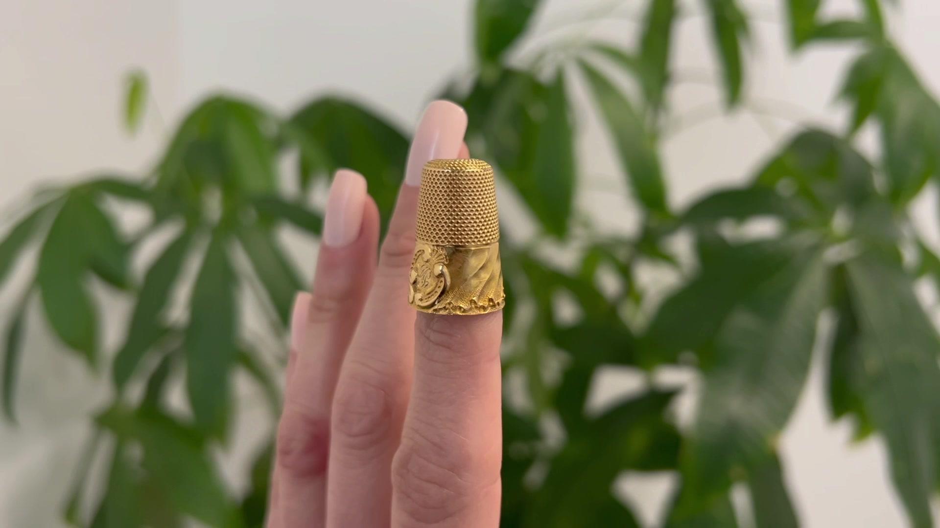Antiker französischer Thimble aus 18 Karat Gelbgold im Zustand „Gut“ in Beverly Hills, CA