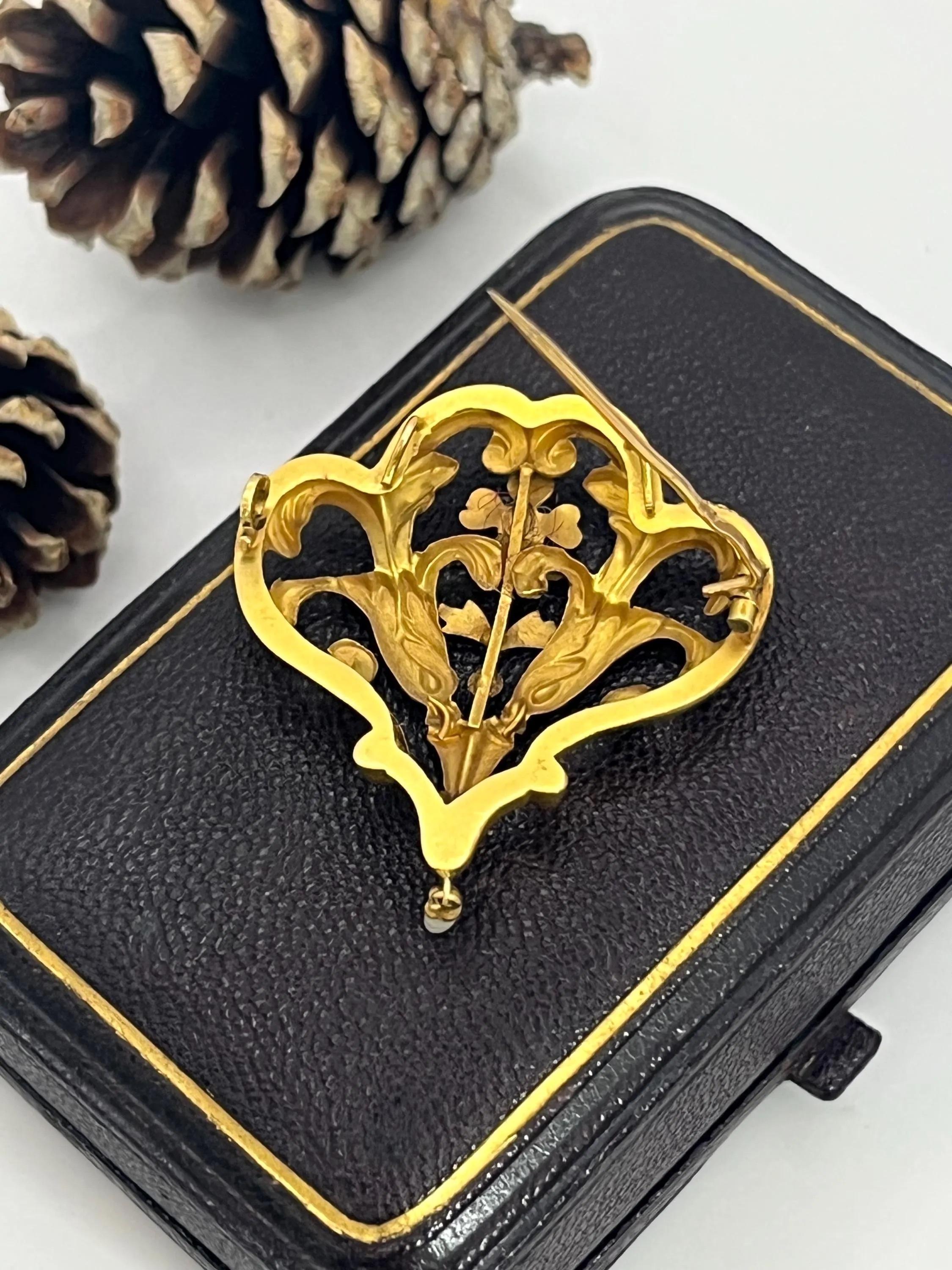 Antique French 18ct Gold, Edwardian Sapphire Pearl Pendant / Broche, Circa 1910 en venta 1