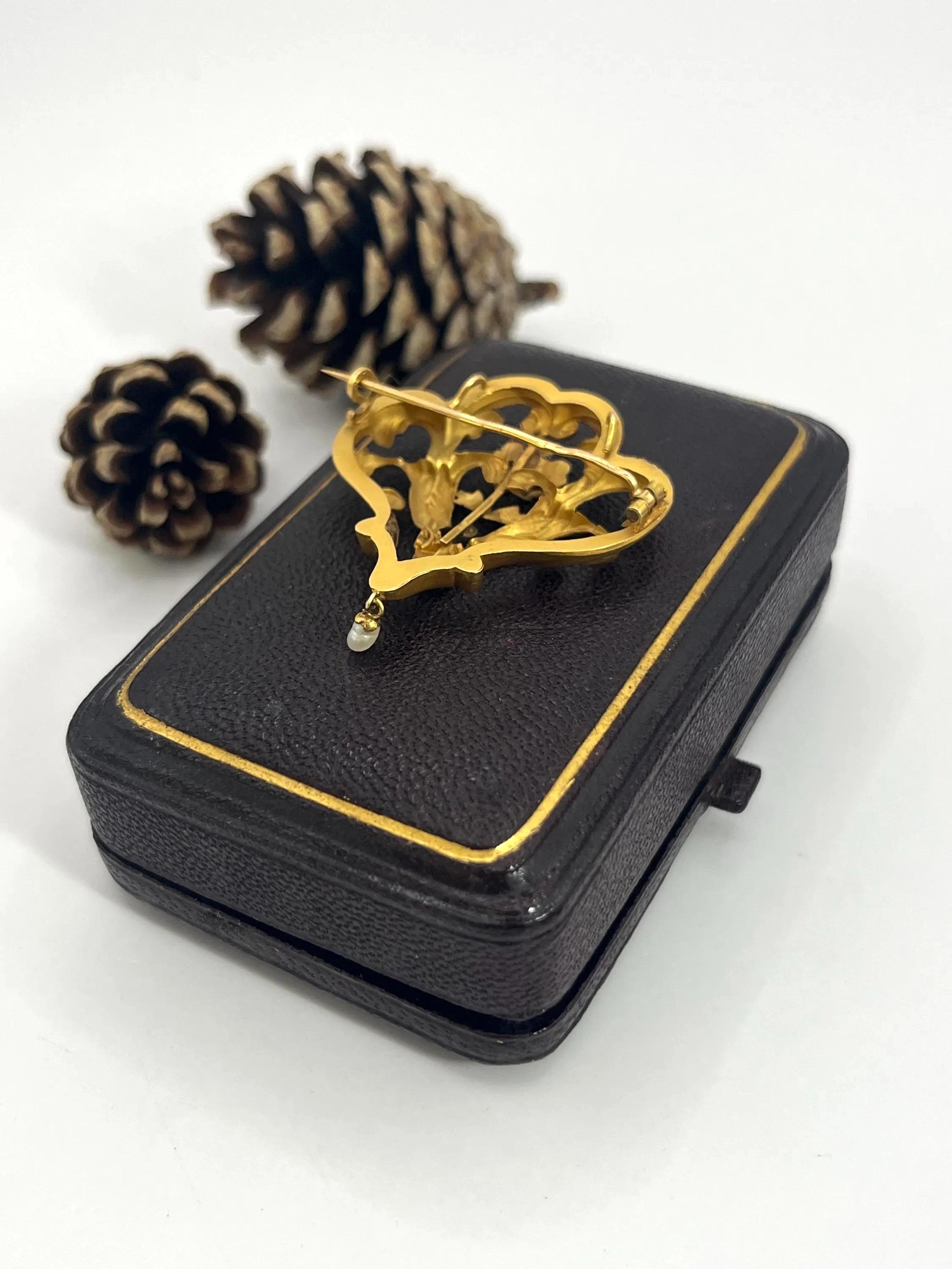 Antique French 18ct Gold, Edwardian Sapphire Pearl Pendant / Broche, Circa 1910 en venta 2