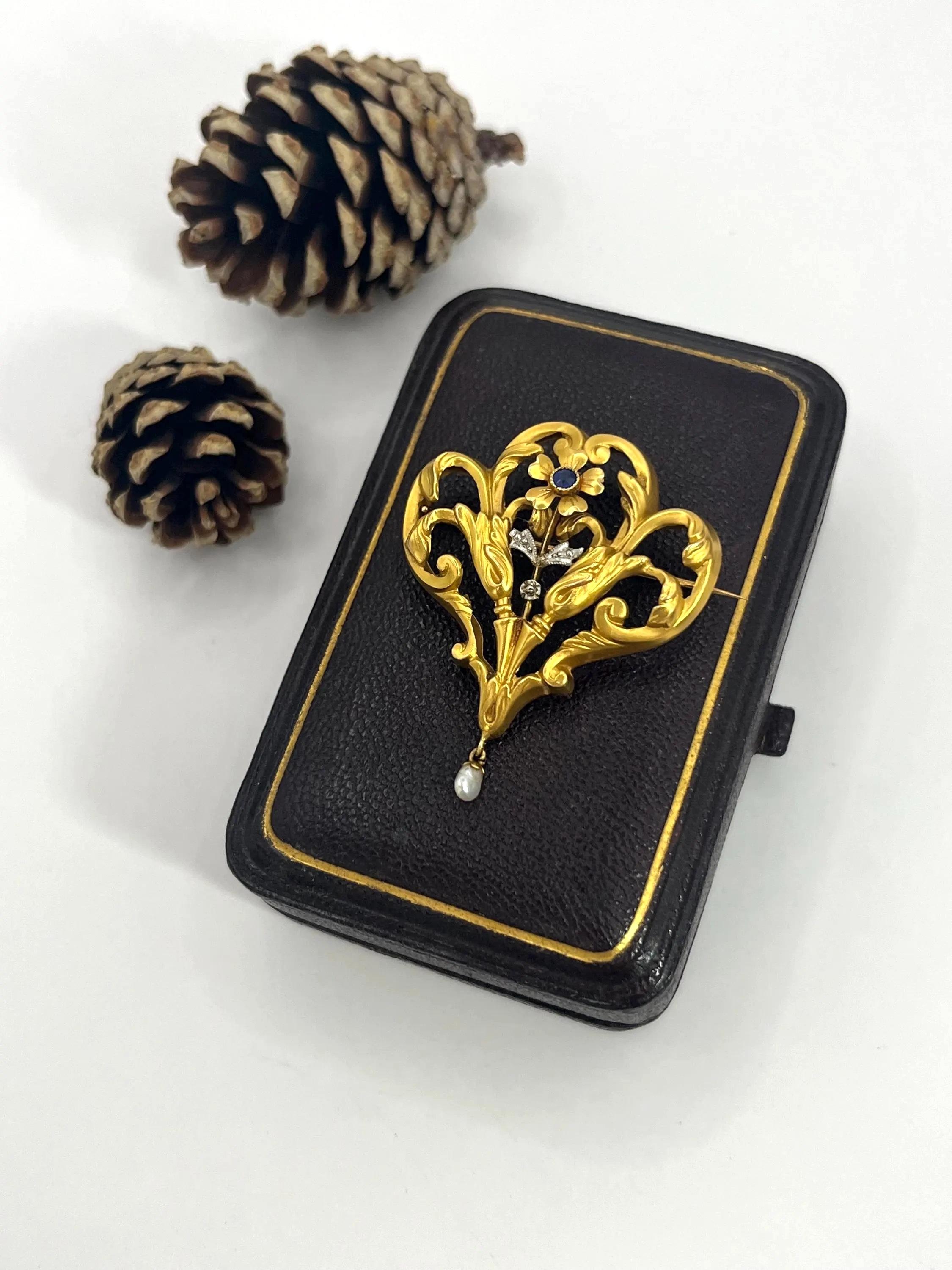 Antique French 18ct Gold, Edwardian Sapphire Pearl Pendant / Broche, Circa 1910 en venta 3