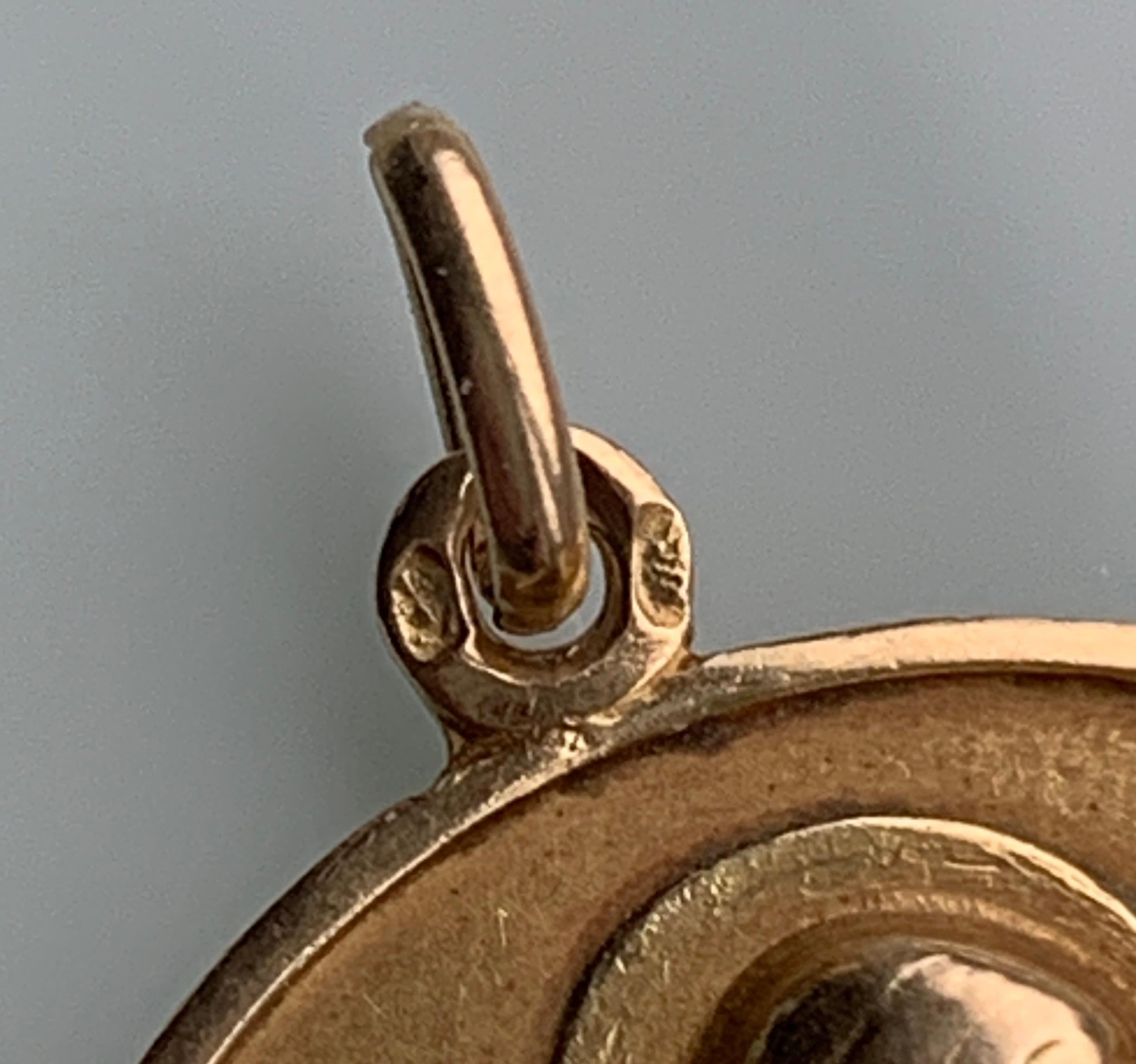 Antique French 18ct Gold St.Christopher Pendant In Good Condition For Sale In London, GB