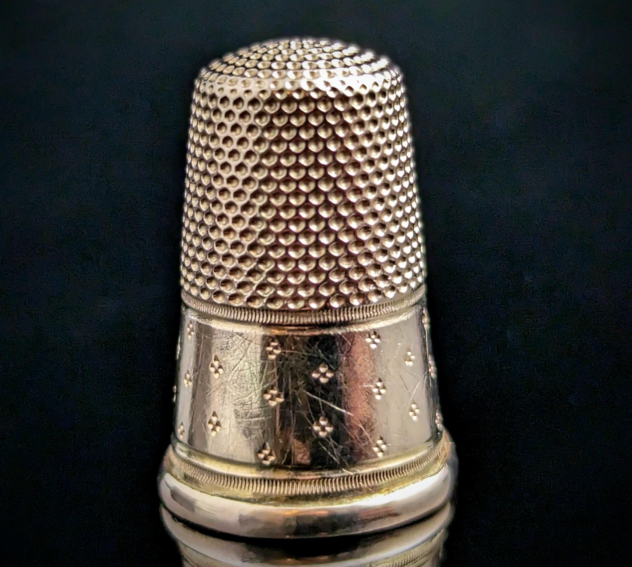 Art Nouveau Antique French 18ct Gold Thimble, 19th Century