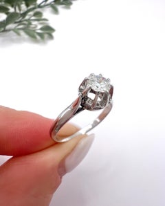 Anello di fidanzamento antico francese in oro bianco 18 carati con un unico diamante da 0,34 carati