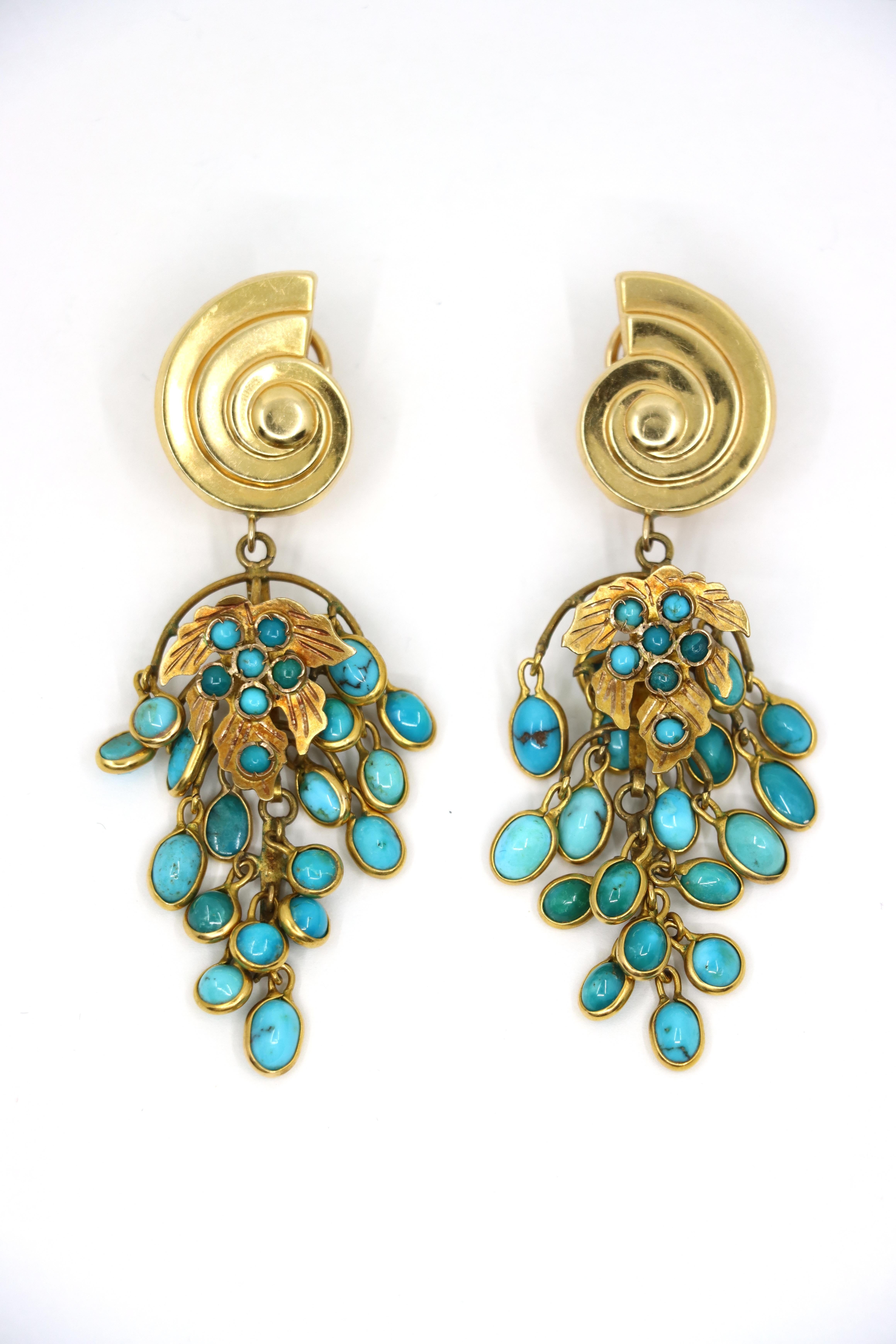 Cabochon Antique French, orecchini a lampadario con cabochon in turchese in oro 18 e 14 carati in vendita
