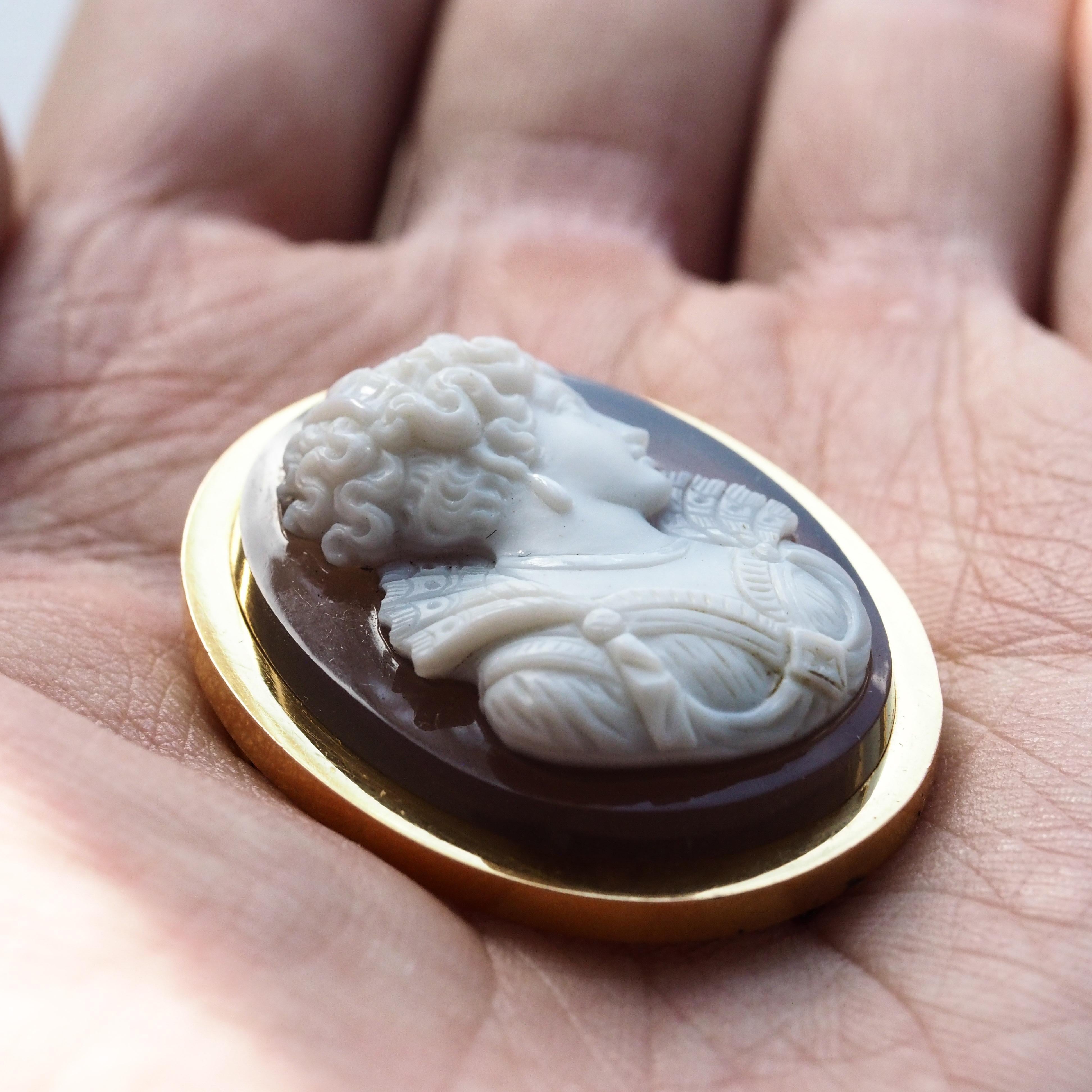Oval Cut Antique French 18K Gold Cameo Agate Hardstone Victorian - c.1880 For Sale