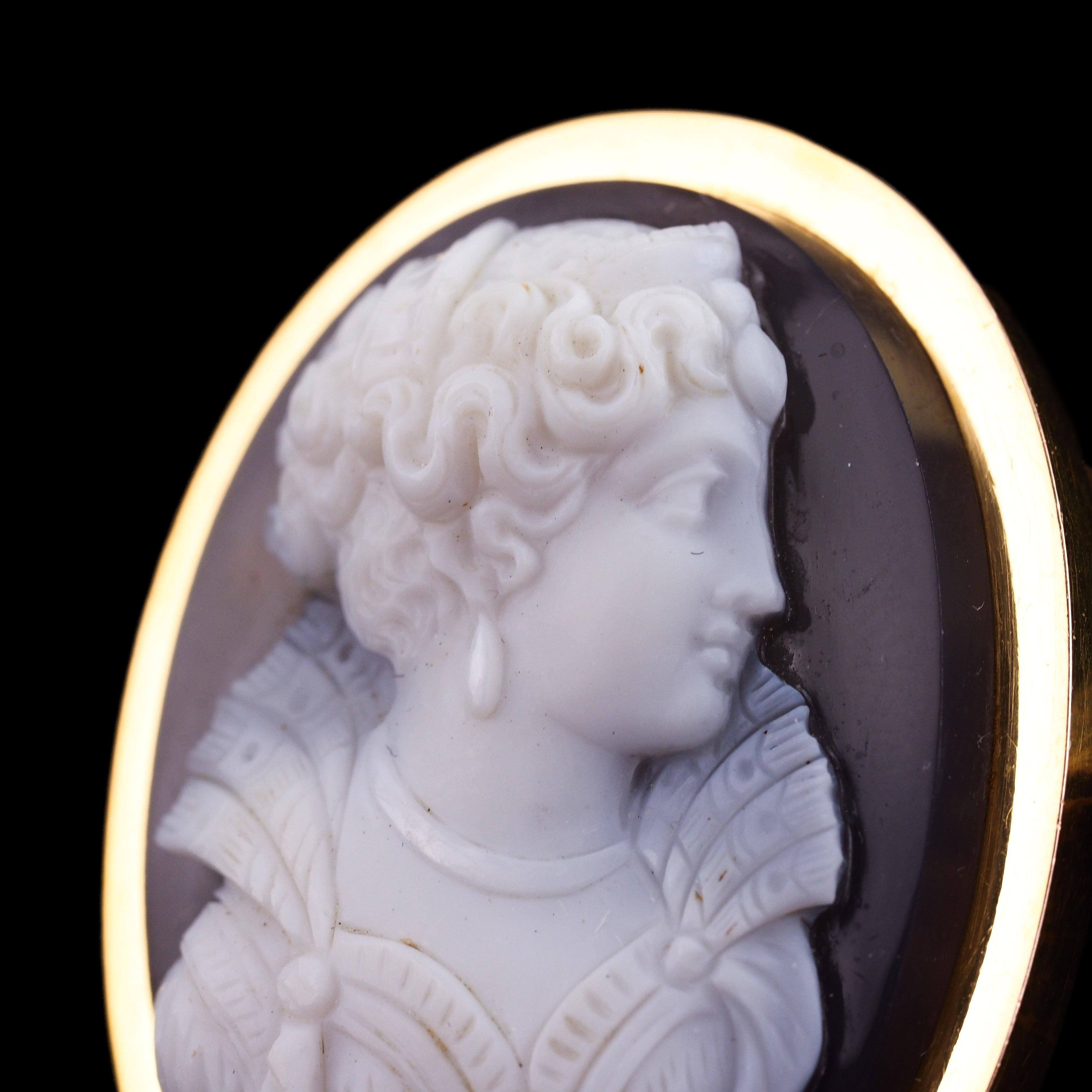 Women's Antique French 18K Gold Cameo Agate Hardstone Victorian - c.1880 For Sale