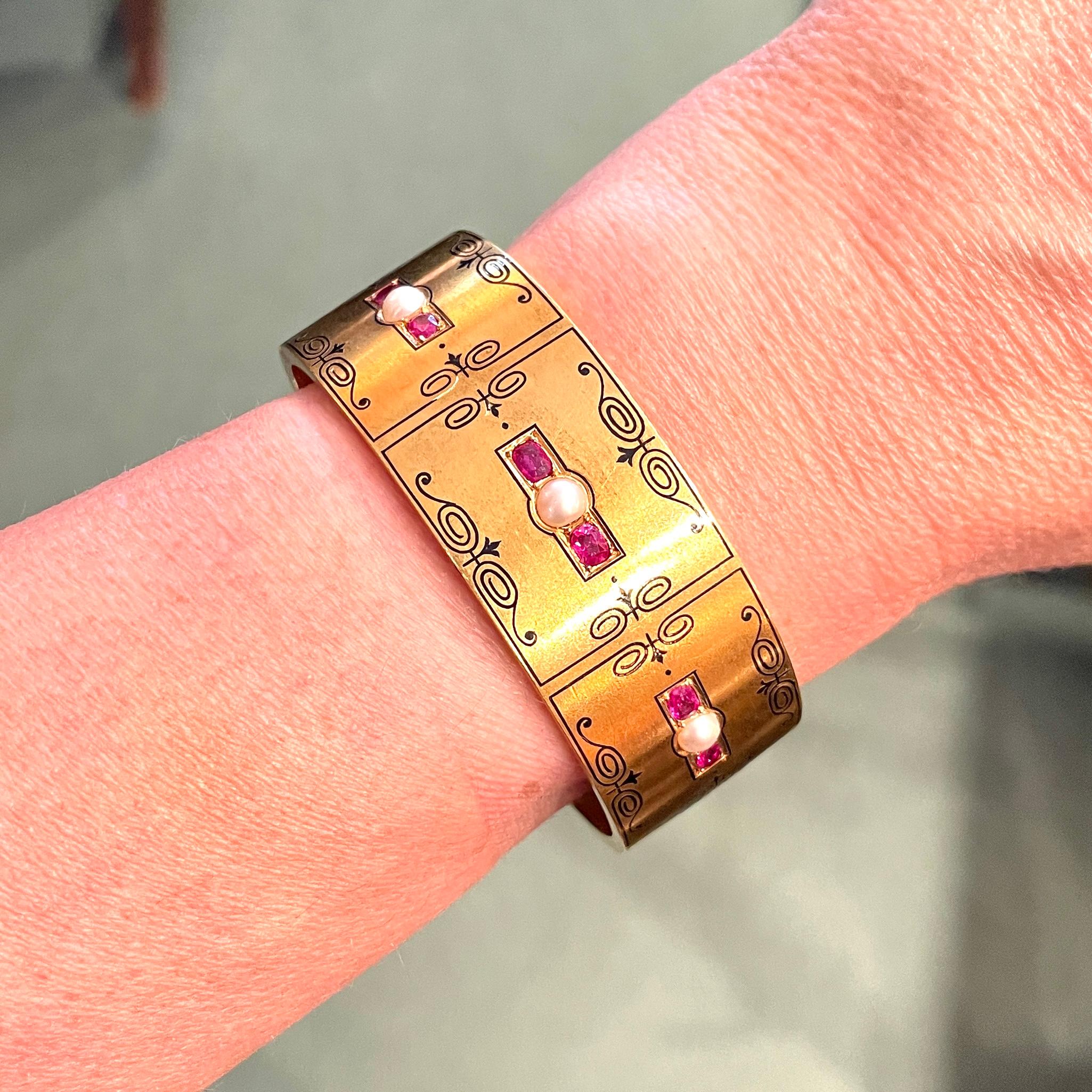 Antique French 18K Gold Cameo Demi Parure with Rubies and Pearls For Sale 4