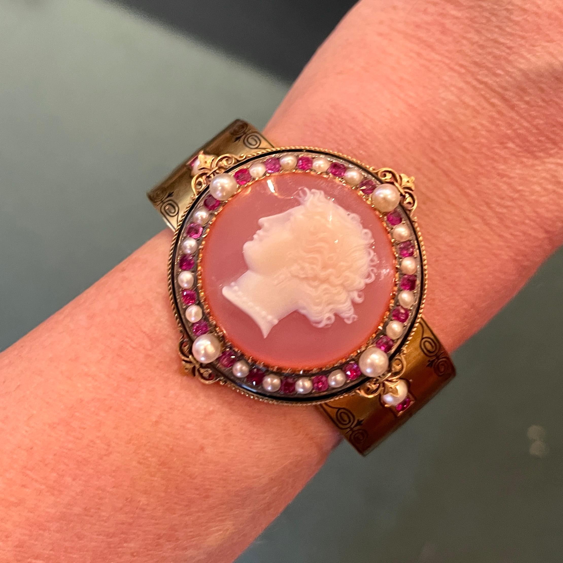 Antique French 18K Gold Cameo Demi Parure with Rubies and Pearls For Sale 5