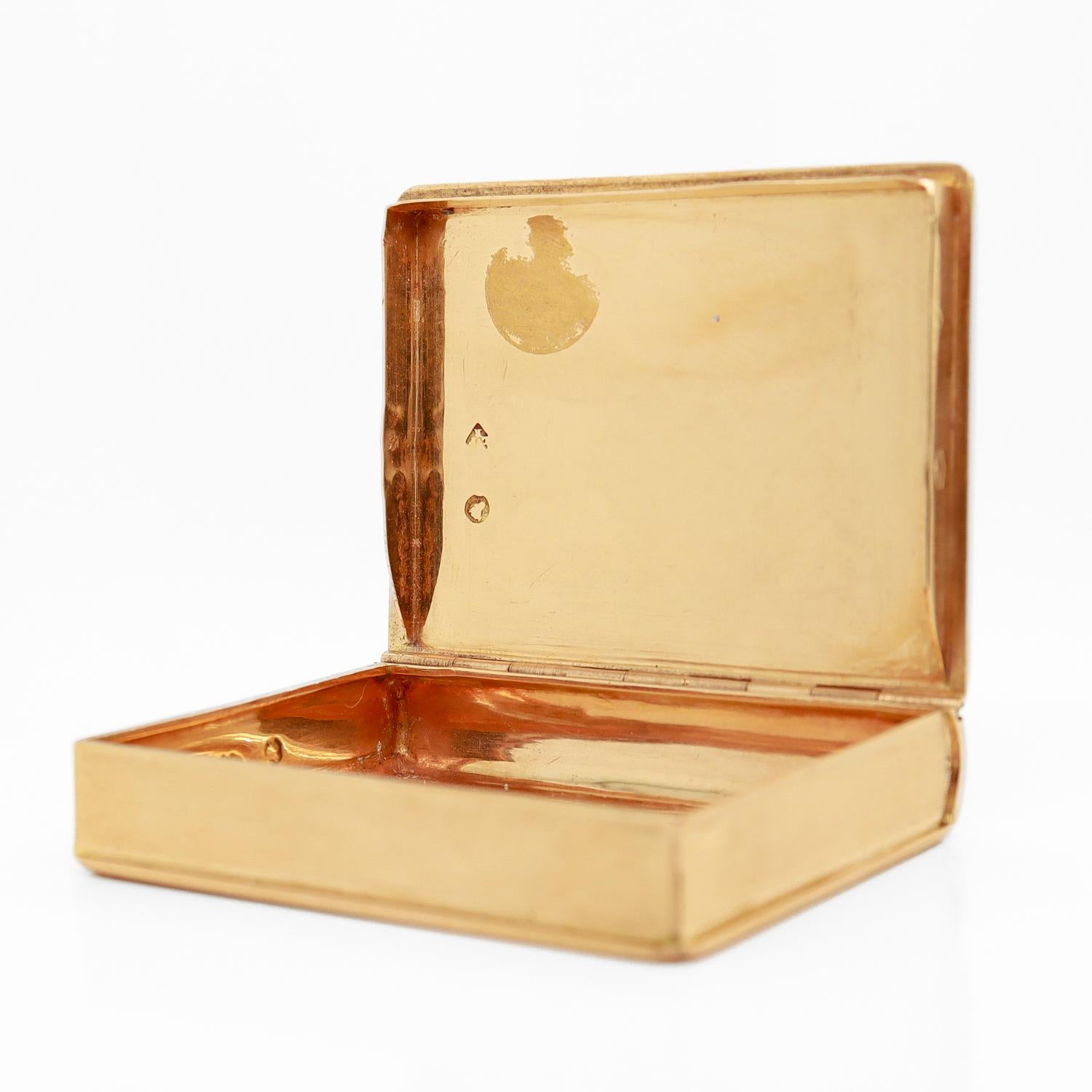 Antique French 18K Gold Figural Book Shaped Engine Turned & Engraved Snuff Box 12