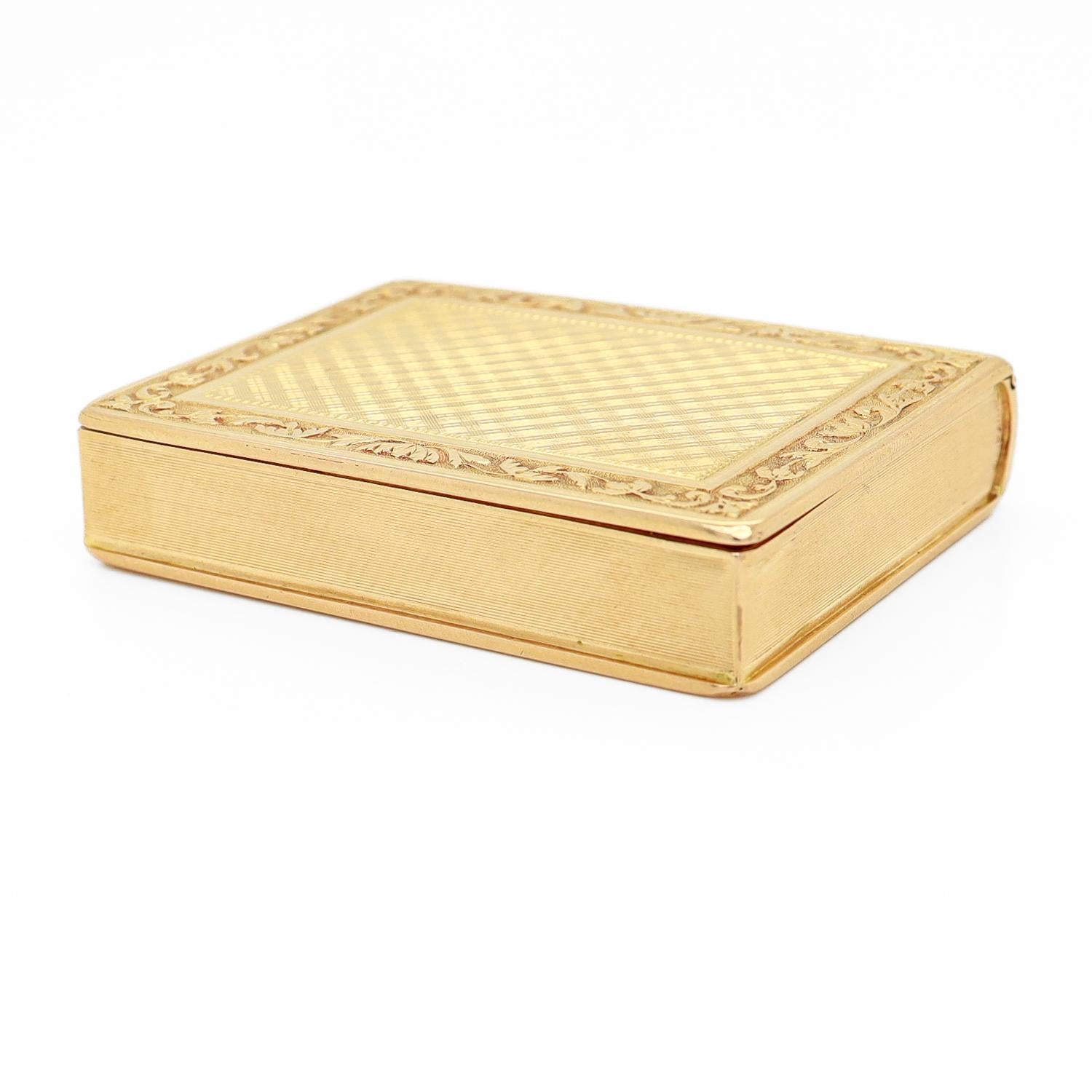 Antique French 18K Gold Figural Book Shaped Engine Turned & Engraved Snuff Box In Fair Condition In Philadelphia, PA