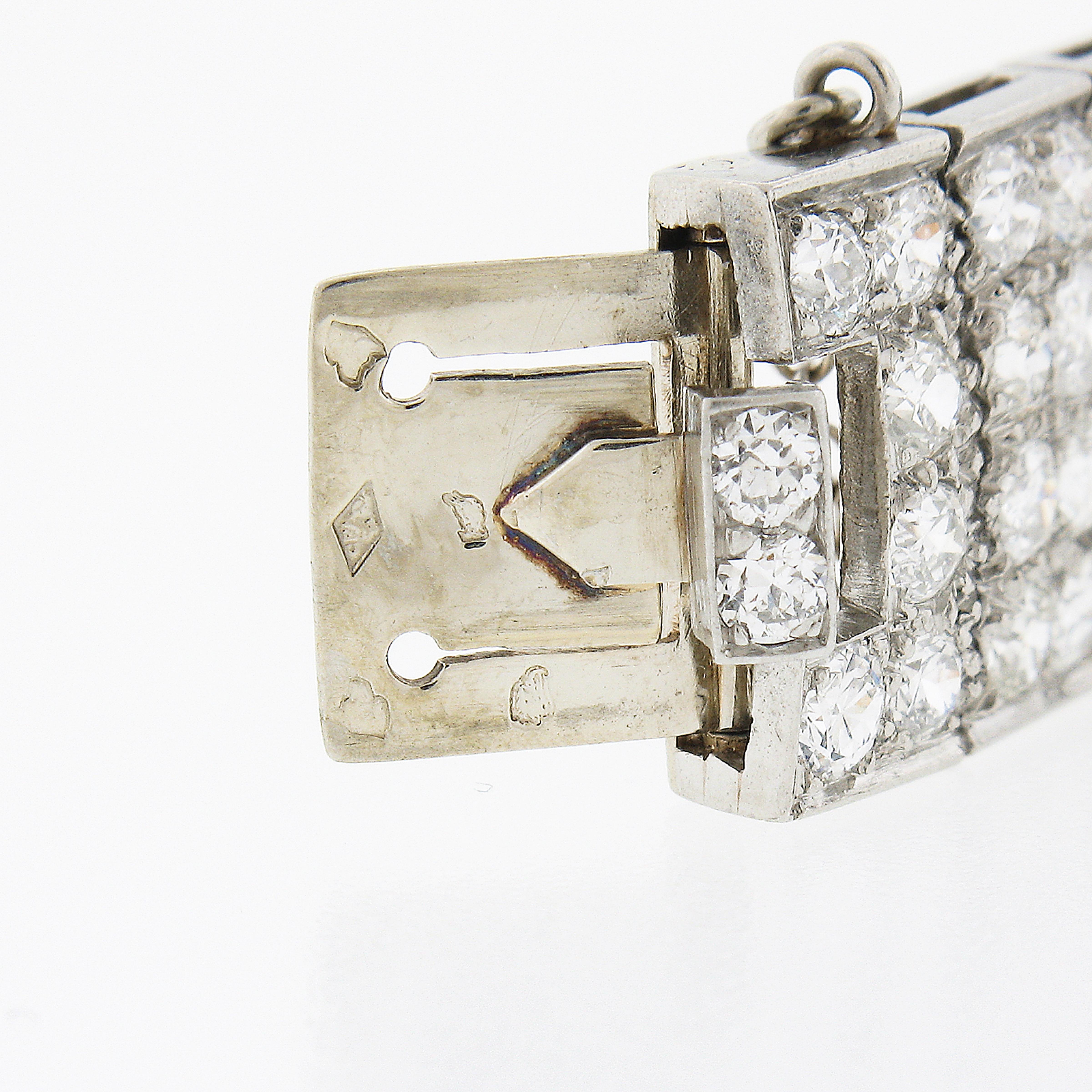 Bracelet d'antiquités français en or 18 carats avec 17,85 carats de diamants et saphirs en vente 2