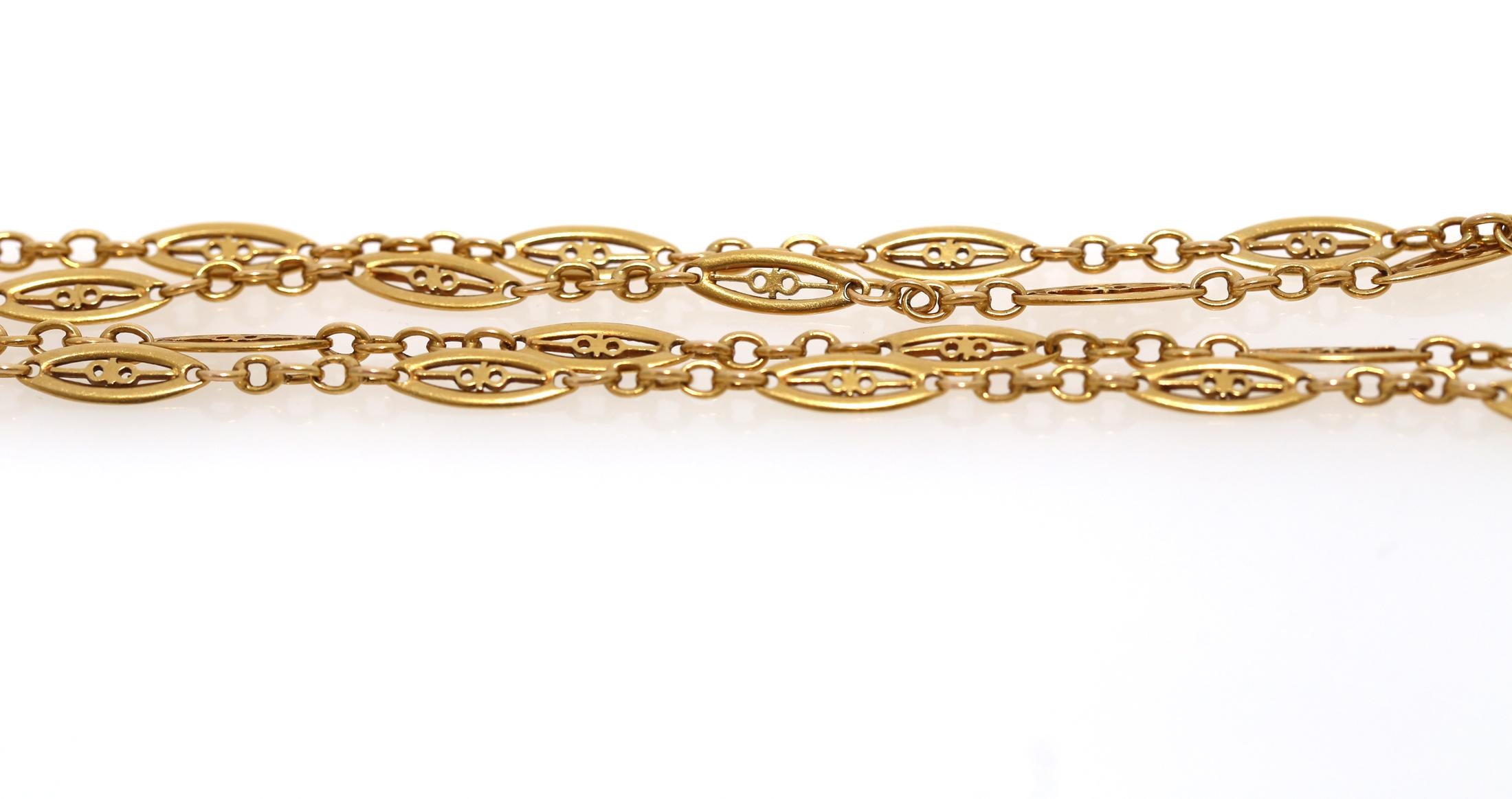 Antique French 18 Karat Yellow Gold Chain Necklace In Good Condition In Herzelia, Tel Aviv