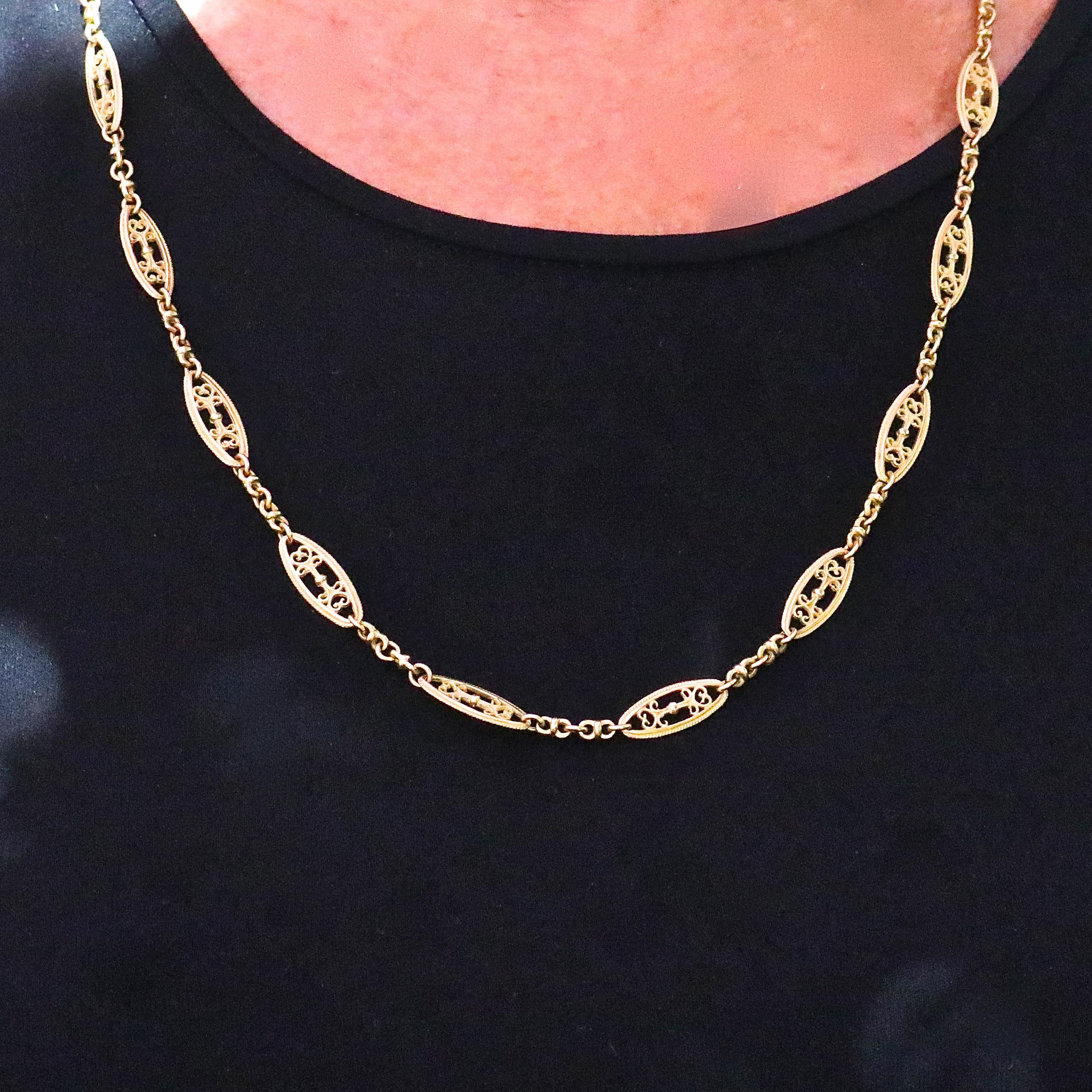 Antique French 18 Karat Yellow Gold Chain Necklace In Excellent Condition In Beverly Hills, CA