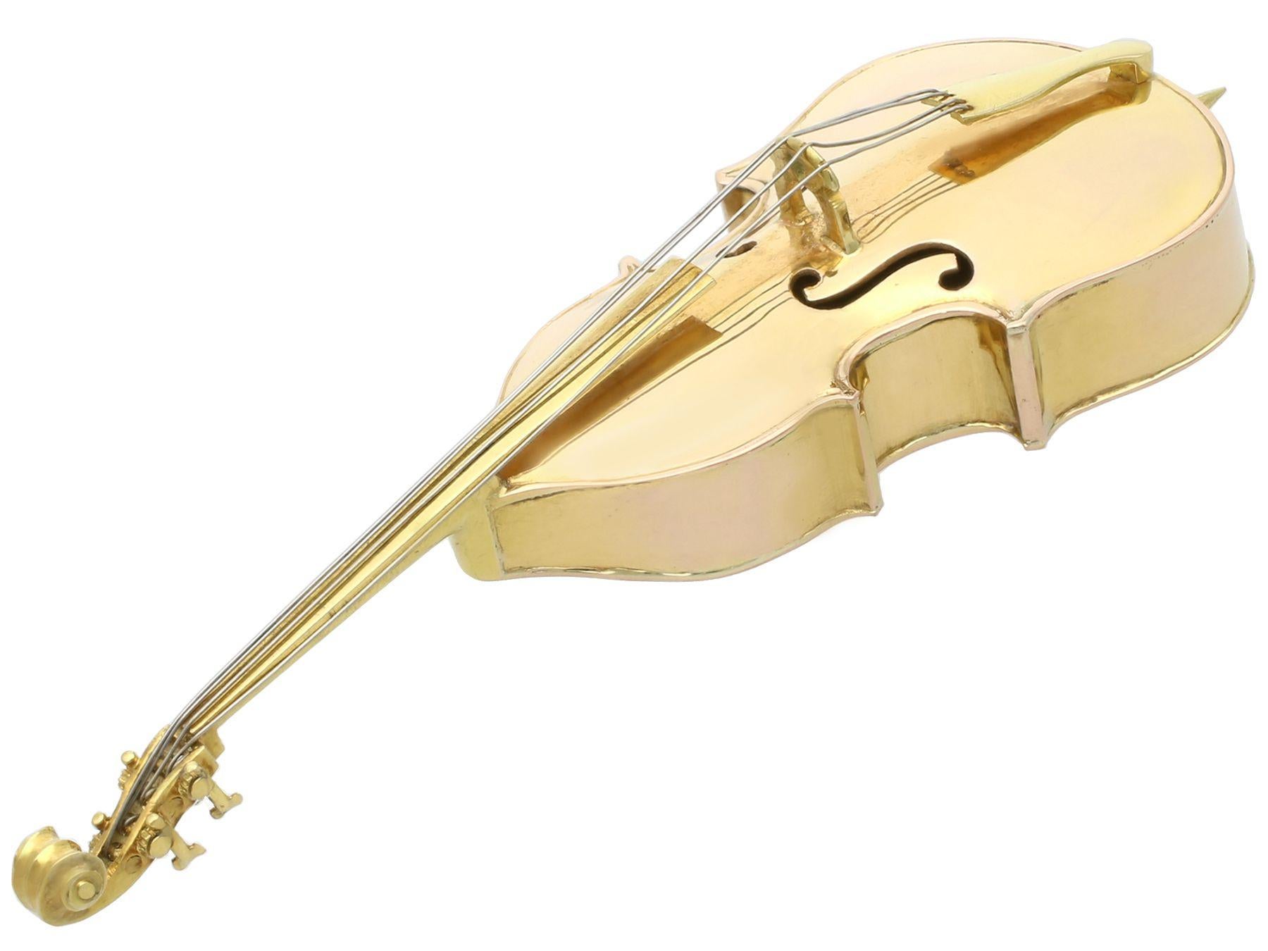 Antique French in oro giallo 18k Modello di contrabbasso Circa 1920 In condizioni ottime in vendita a Jesmond, Newcastle Upon Tyne