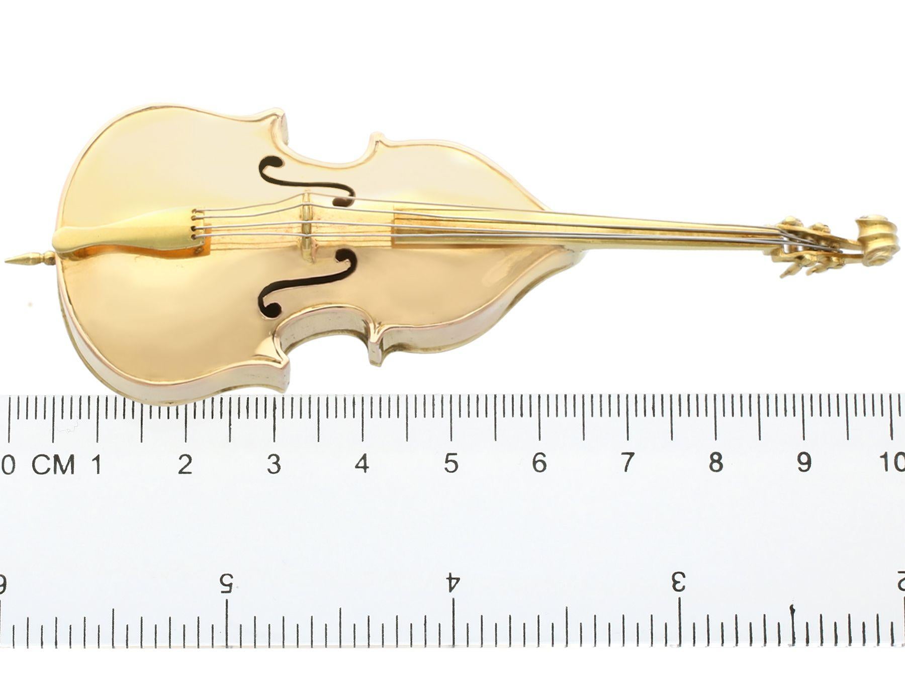 Antique French in oro giallo 18k Modello di contrabbasso Circa 1920 in vendita 3