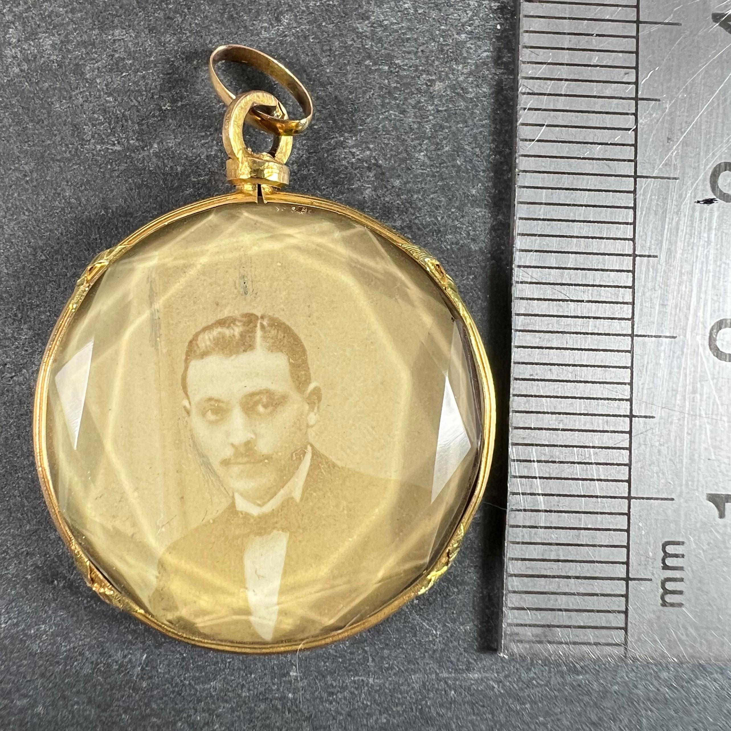 Pendentif photo en verre facetté Antique French en or jaune 18K en vente 6