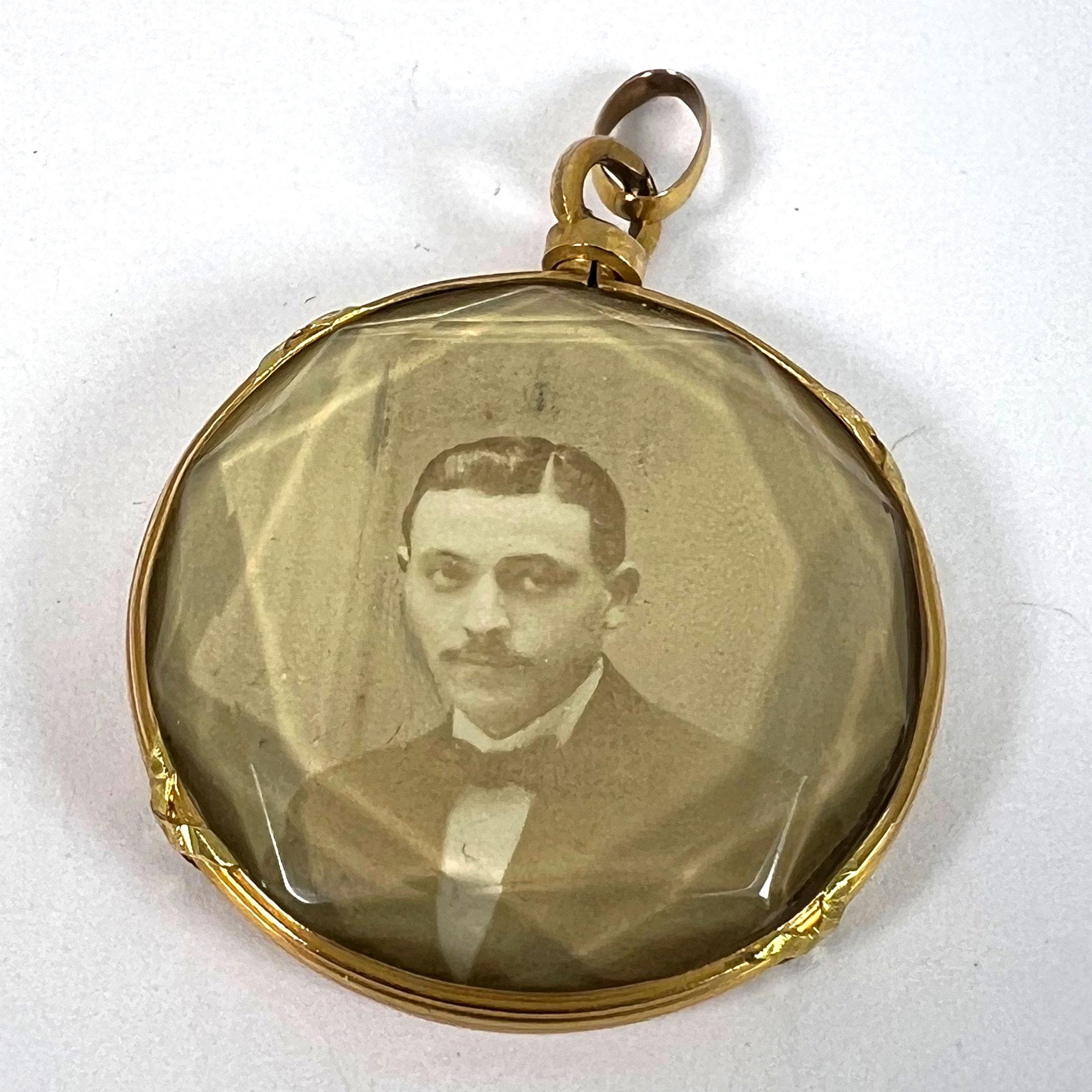 Pendentif photo en verre facetté Antique French en or jaune 18K en vente 9