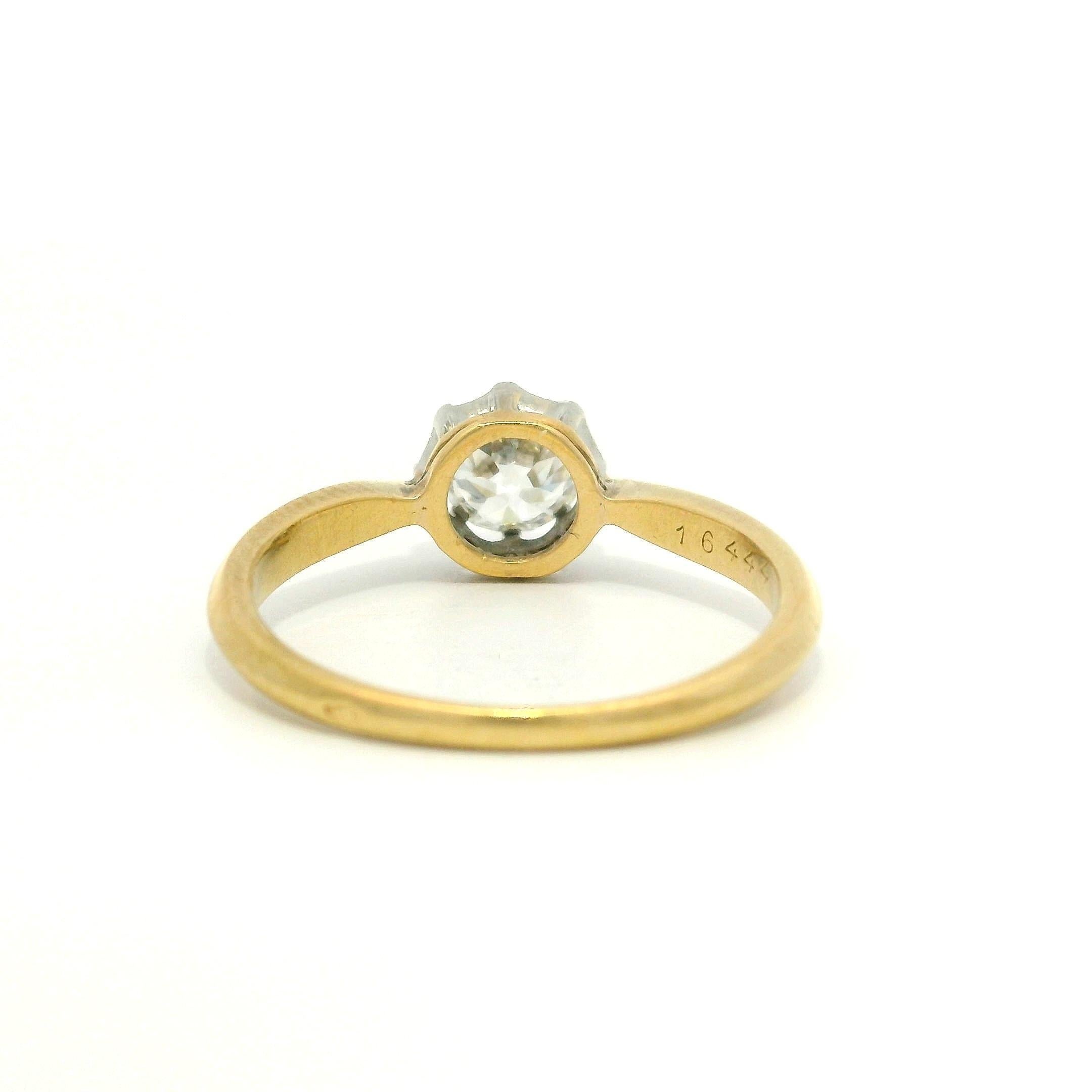 Bague de fiançailles française ancienne solitaire en or jaune 18 carats et platine avec diamants en vente 7
