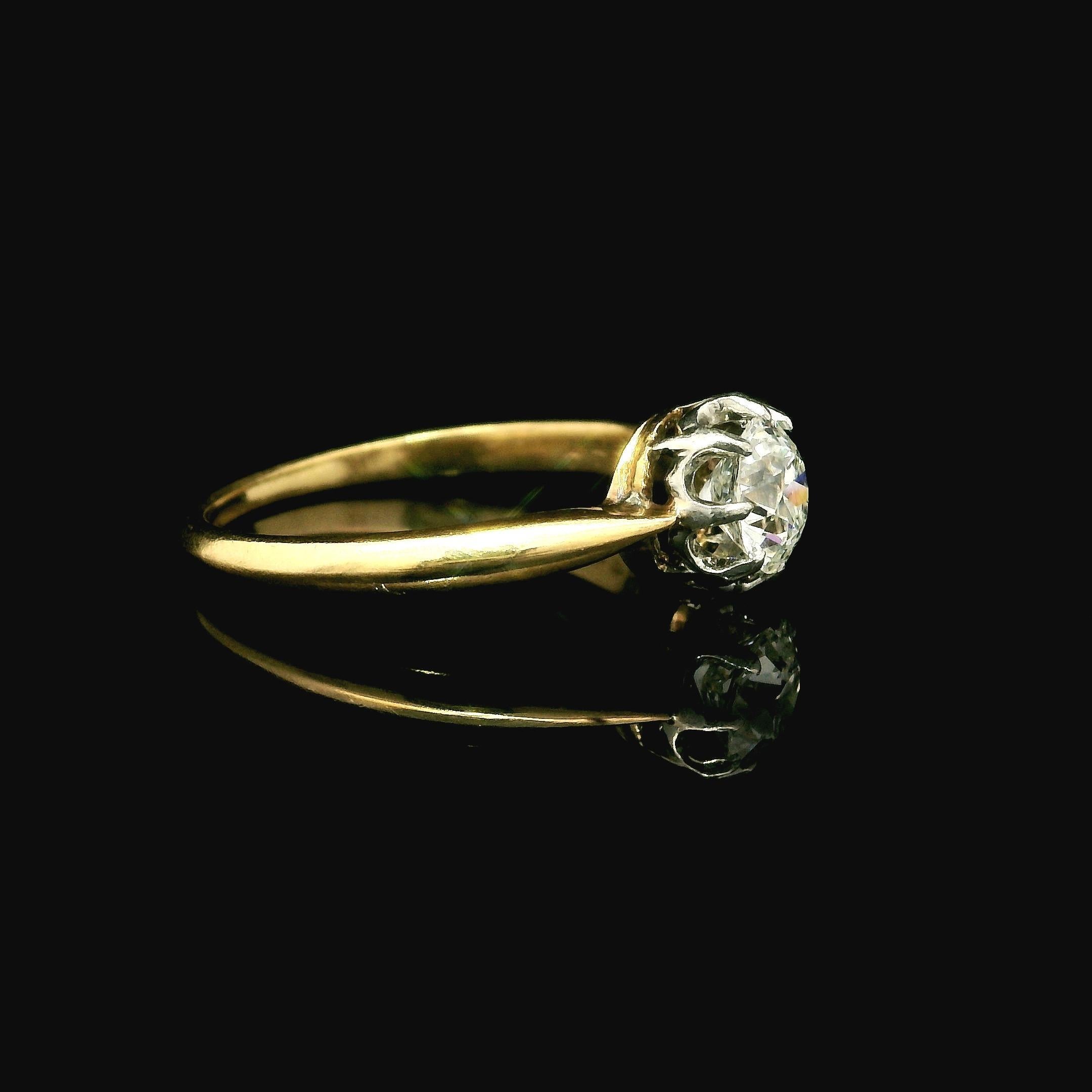 Bague de fiançailles française ancienne solitaire en or jaune 18 carats et platine avec diamants en vente 1