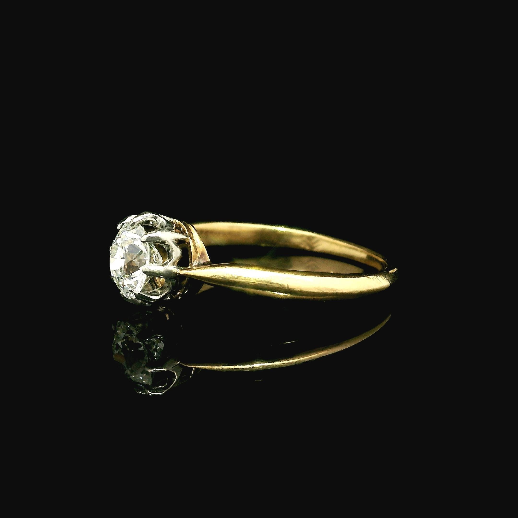 Bague de fiançailles française ancienne solitaire en or jaune 18 carats et platine avec diamants en vente 2
