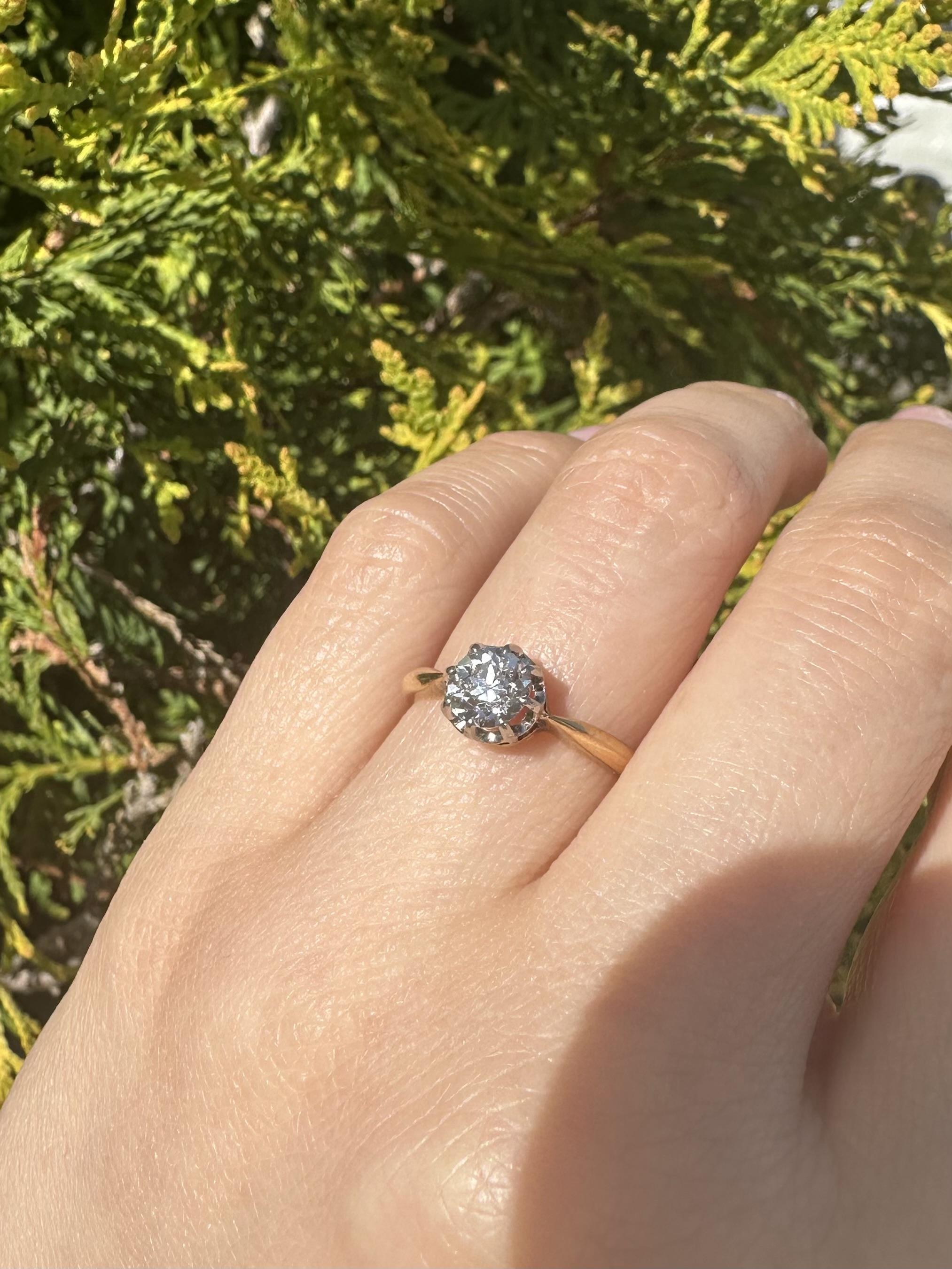 Bague de fiançailles française ancienne solitaire en or jaune 18 carats et platine avec diamants en vente 4