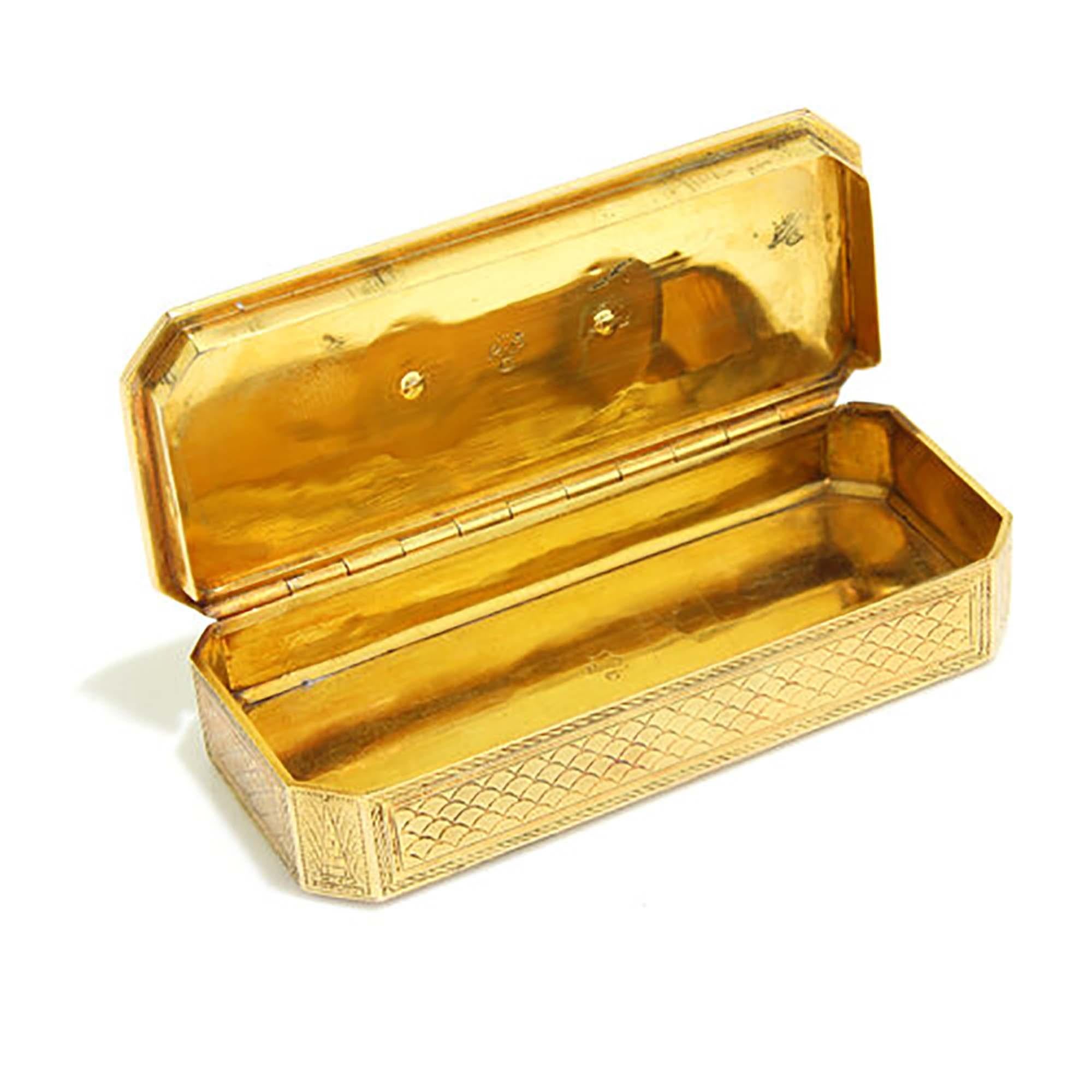 Antike französische Schachtel aus 18 Karat Gelbgold im Zustand „Gut“ im Angebot in Braintree, GB