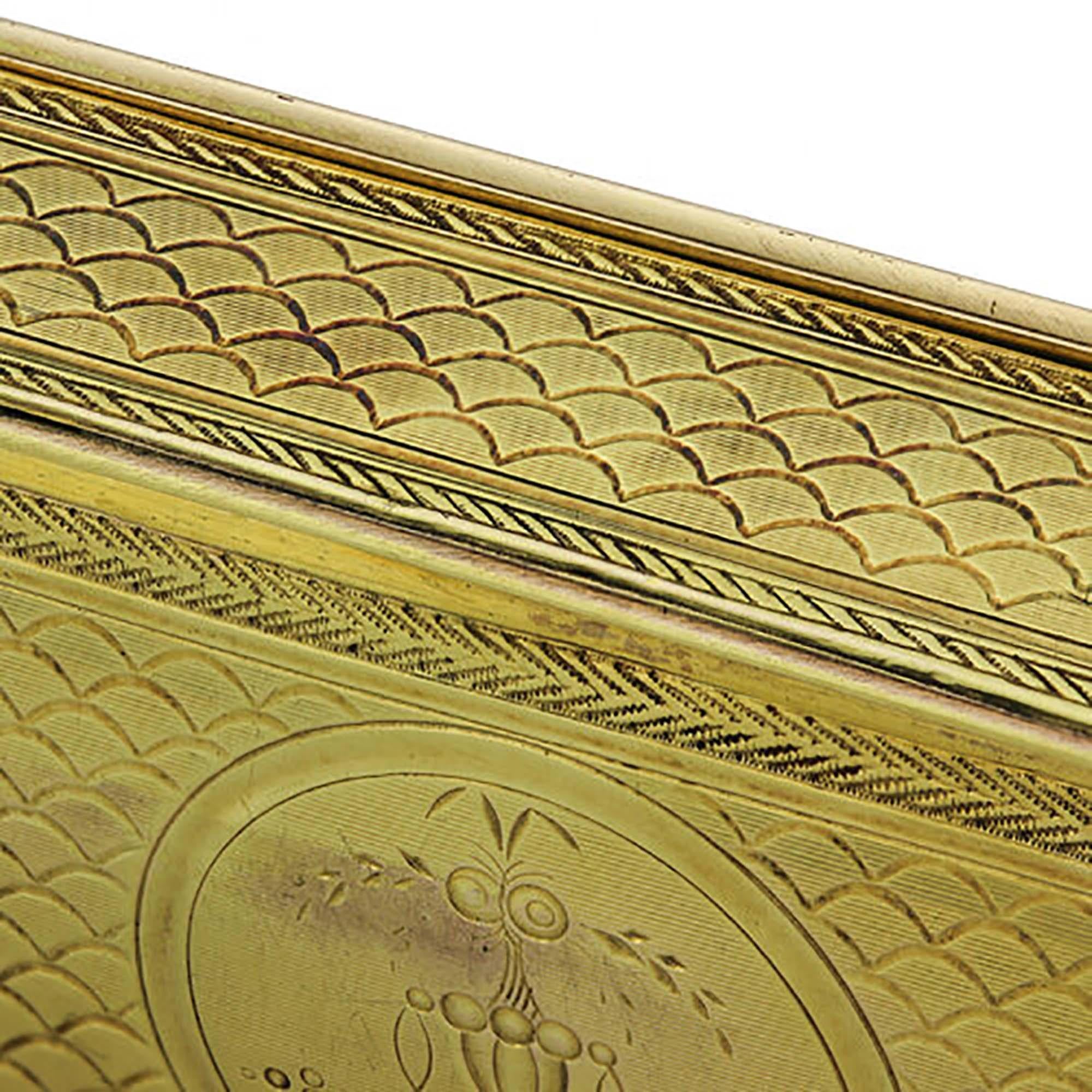Boîte française d'antiquités en or jaune 18 carats en vente 3