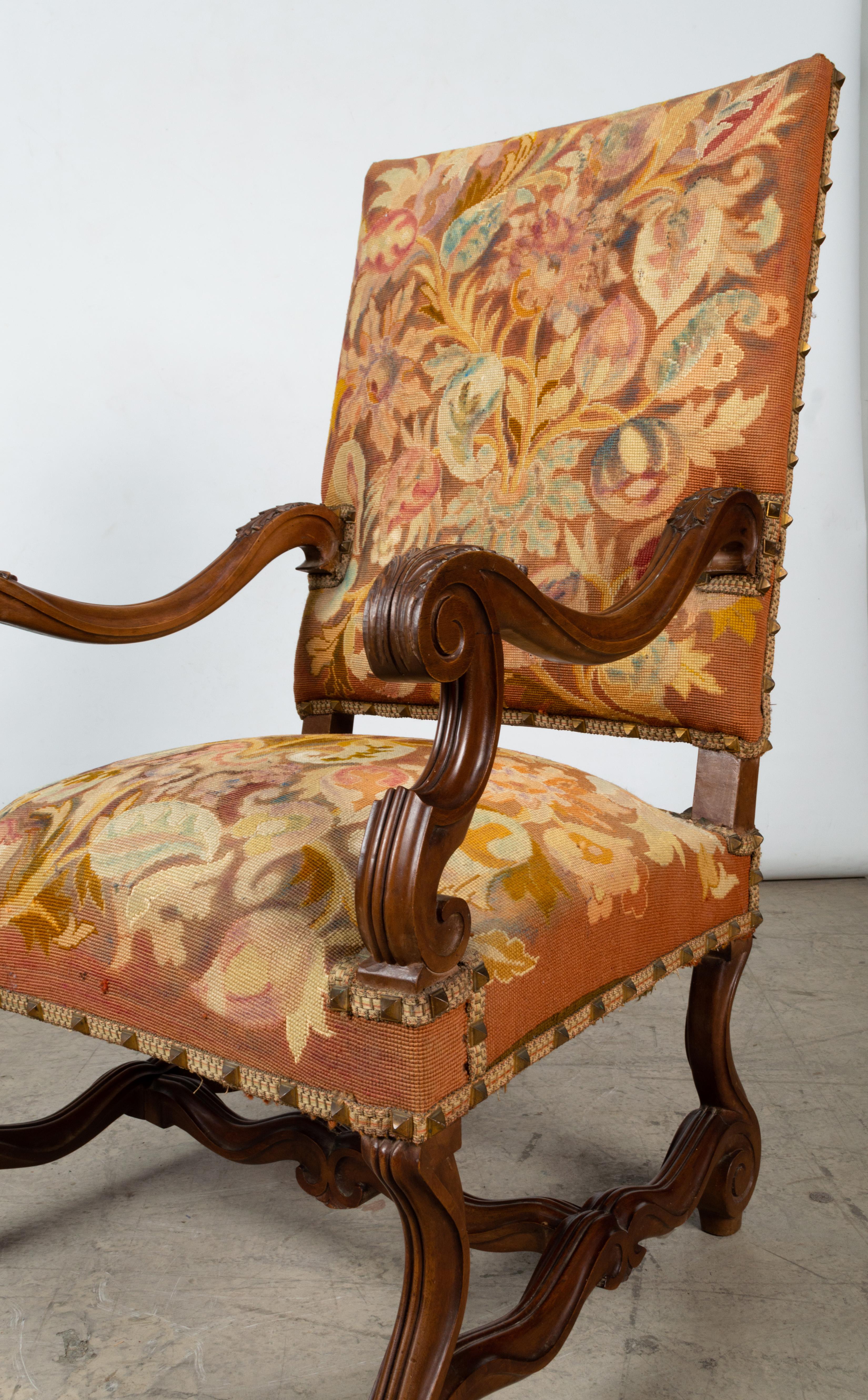 Antique French 18th Century Walnut Elbow Fauteuil Armchair, circa 1720 For Sale 2