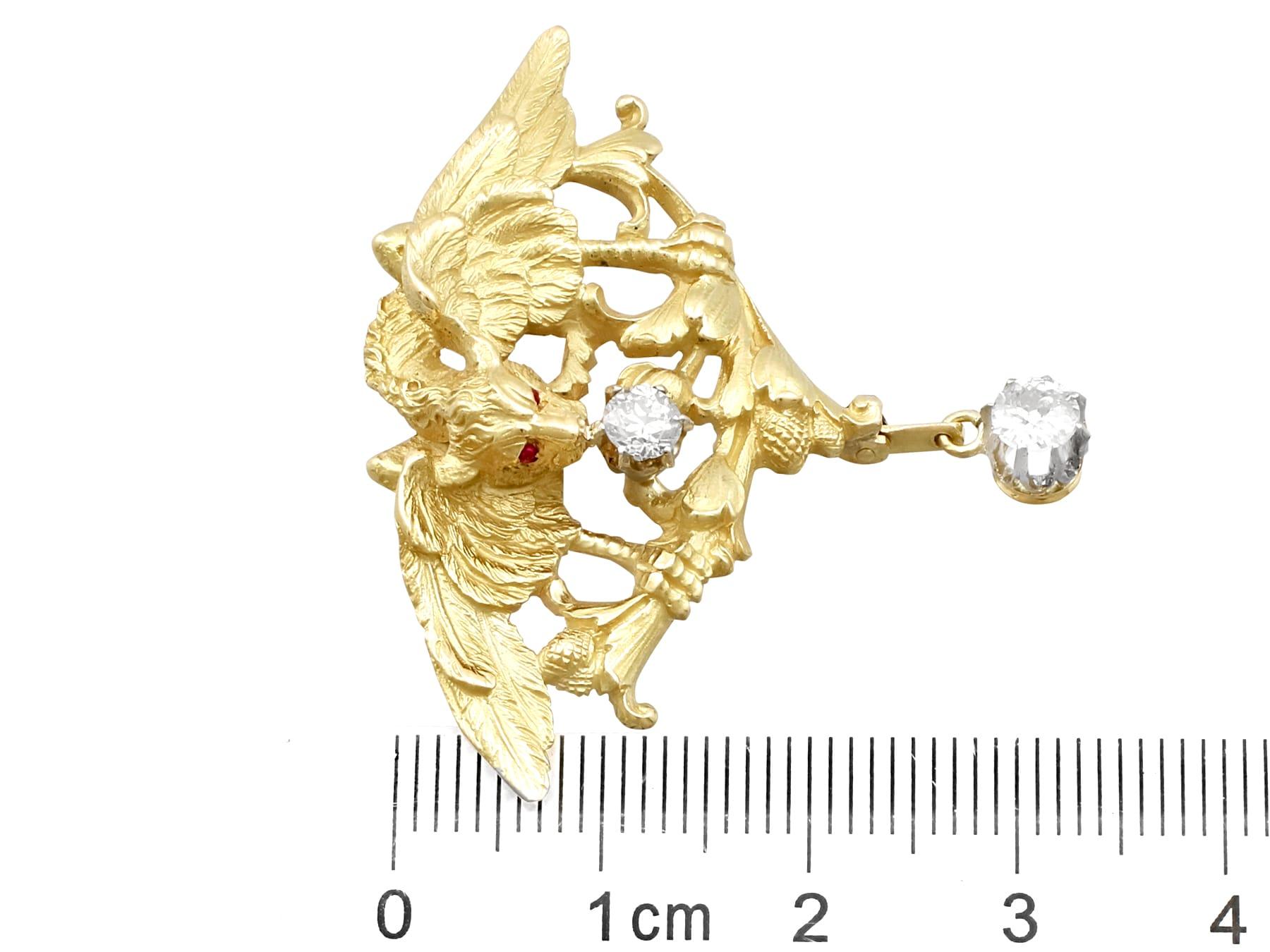 Broche griffon française des années 1900 en or jaune et diamants en vente 2
