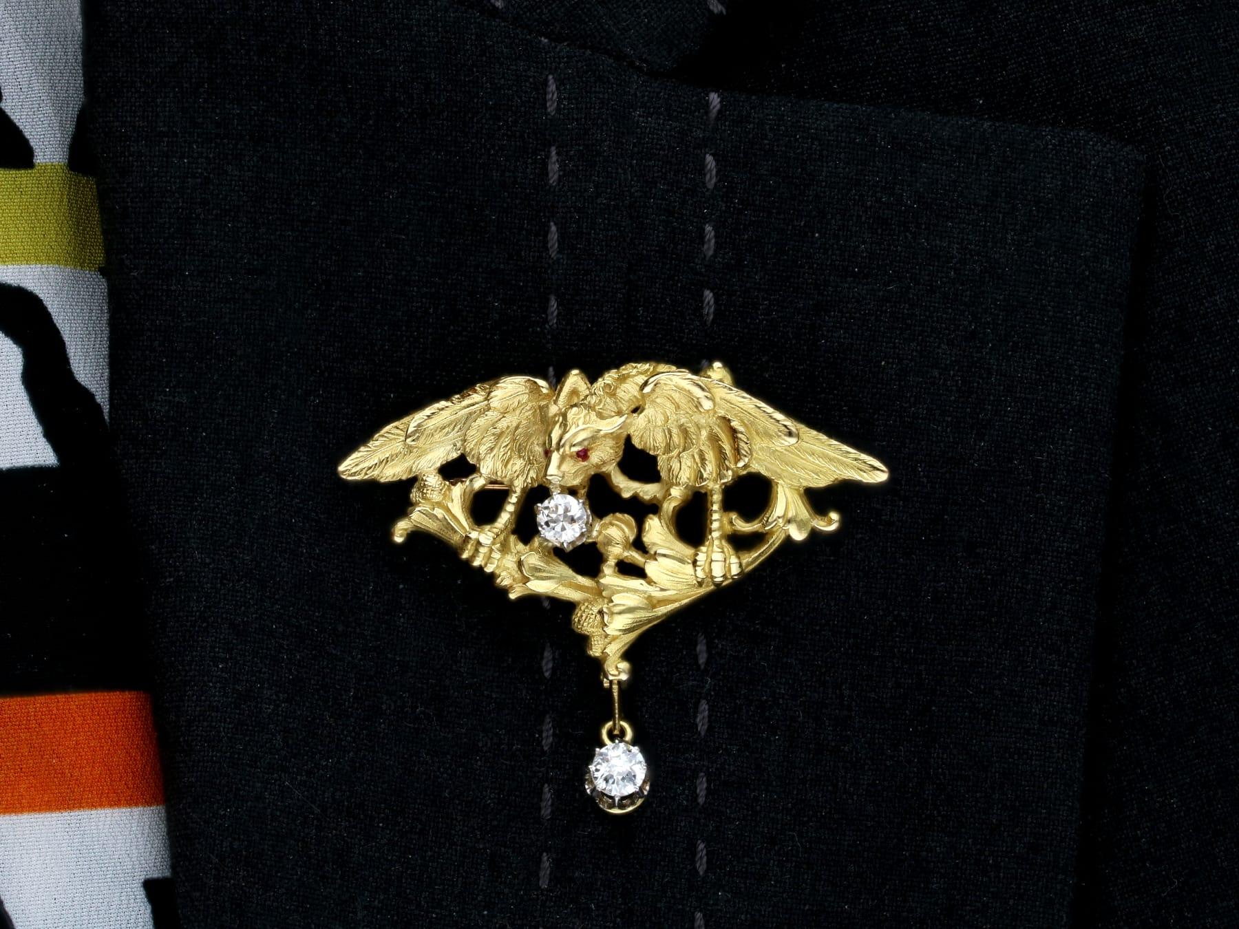 French 1900s Diamond and Yellow Gold Griffin Brooch For Sale 1