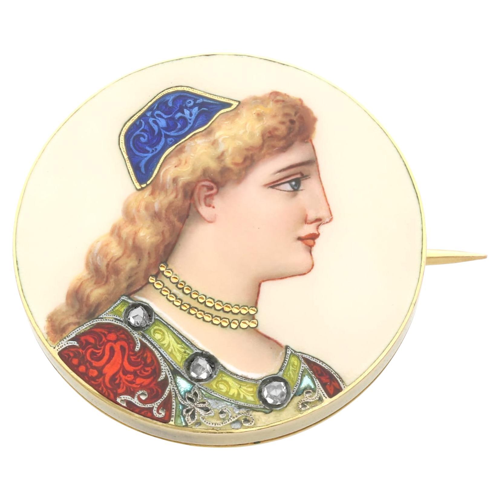Antique French 1900s Enamel and Yellow Gold Brooch For Sale