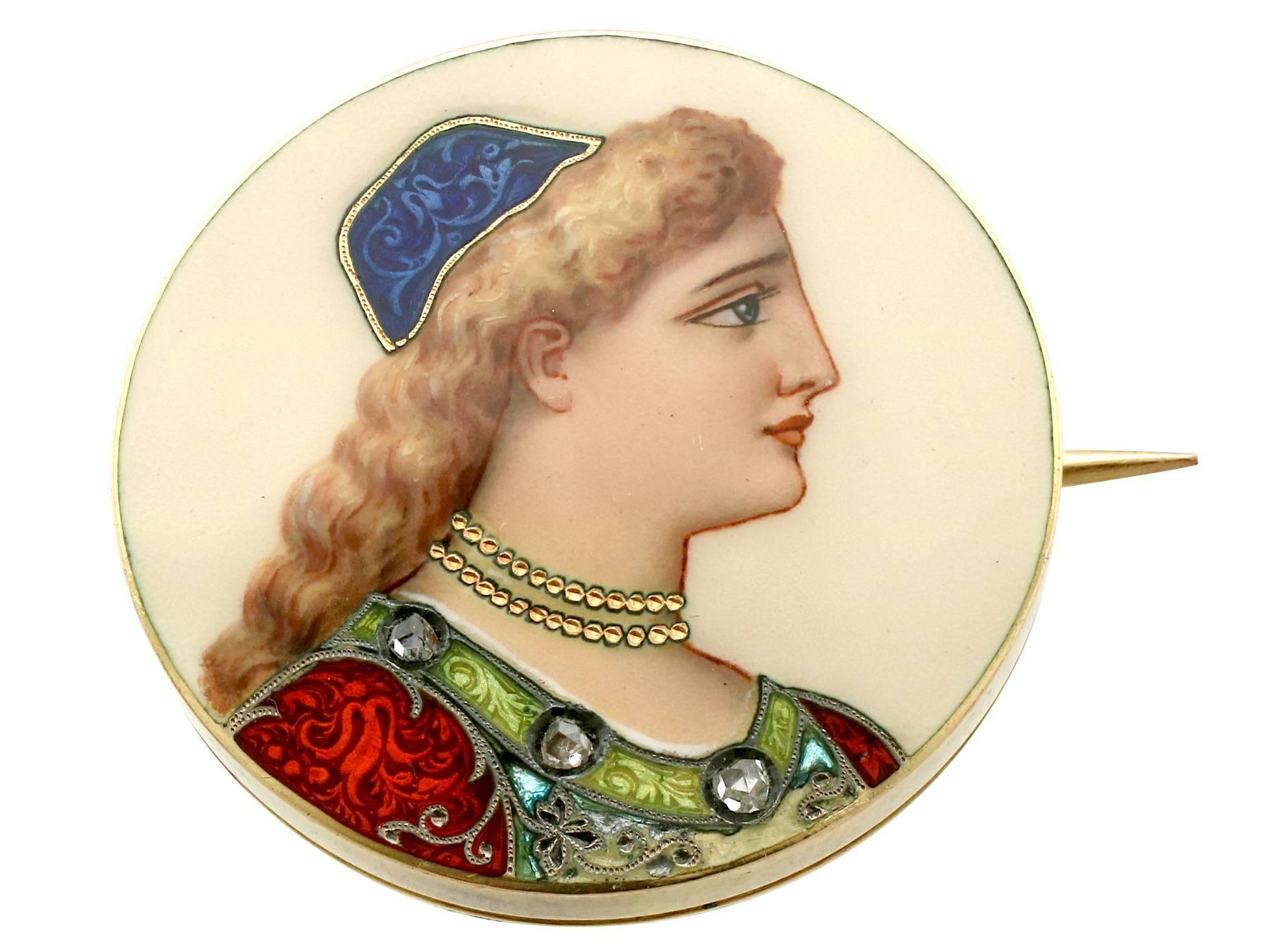 Antique French 1900s Enamel and Yellow Gold Brooch For Sale at 1stDibs