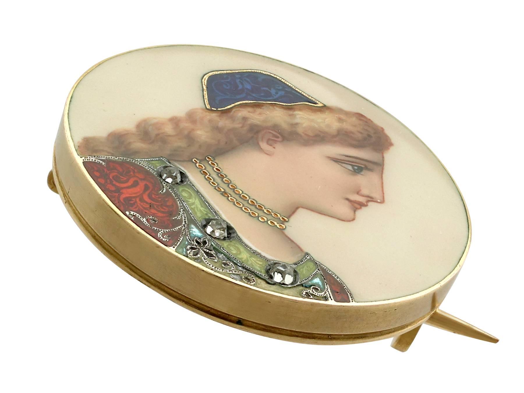 Antique French 1900s Enamel and Yellow Gold Brooch For Sale at 1stDibs