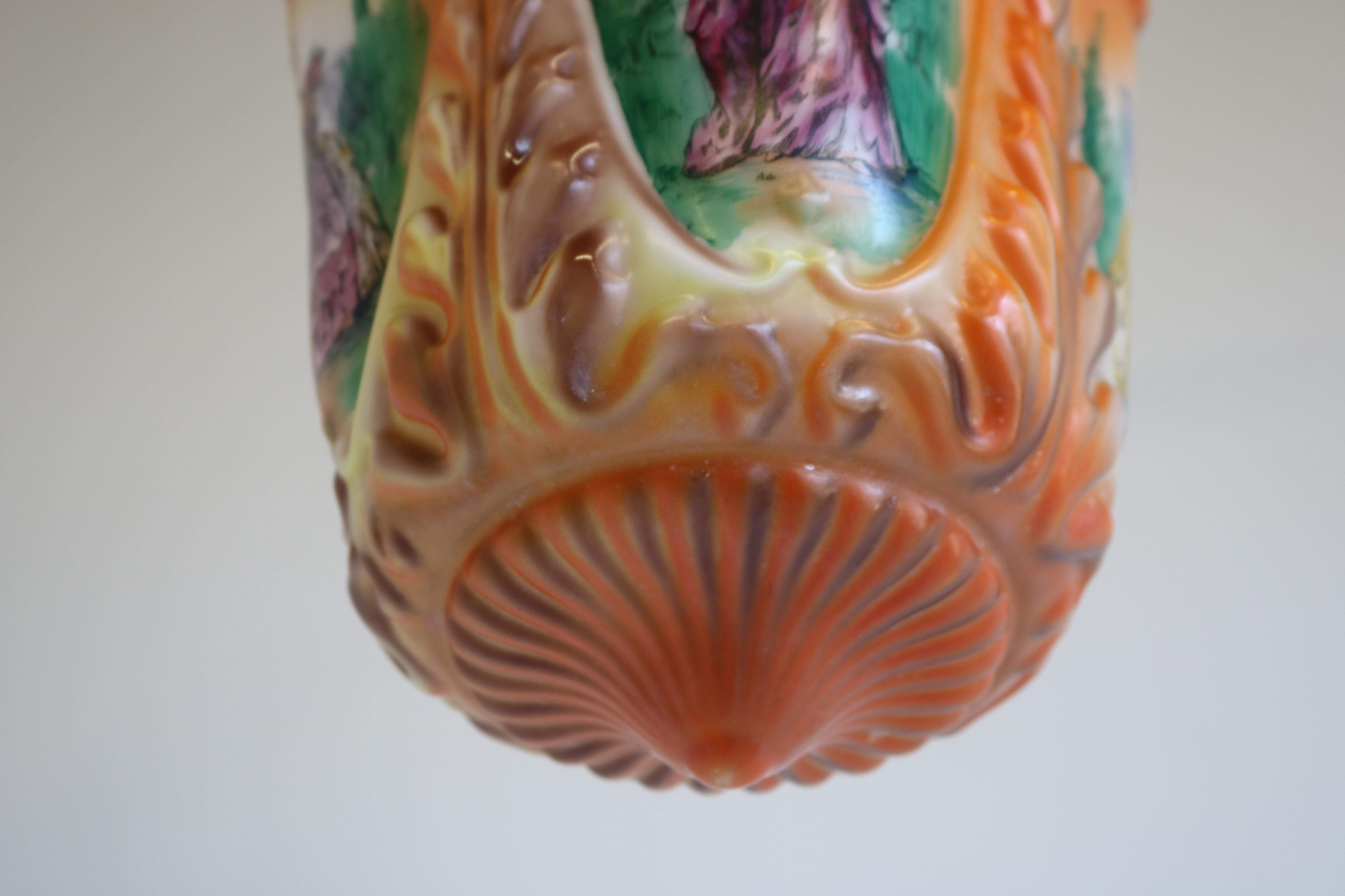 Lampe à suspension victorienne française ancienne de 1910 en opaline peinte à la main, style Renaissance en vente 7