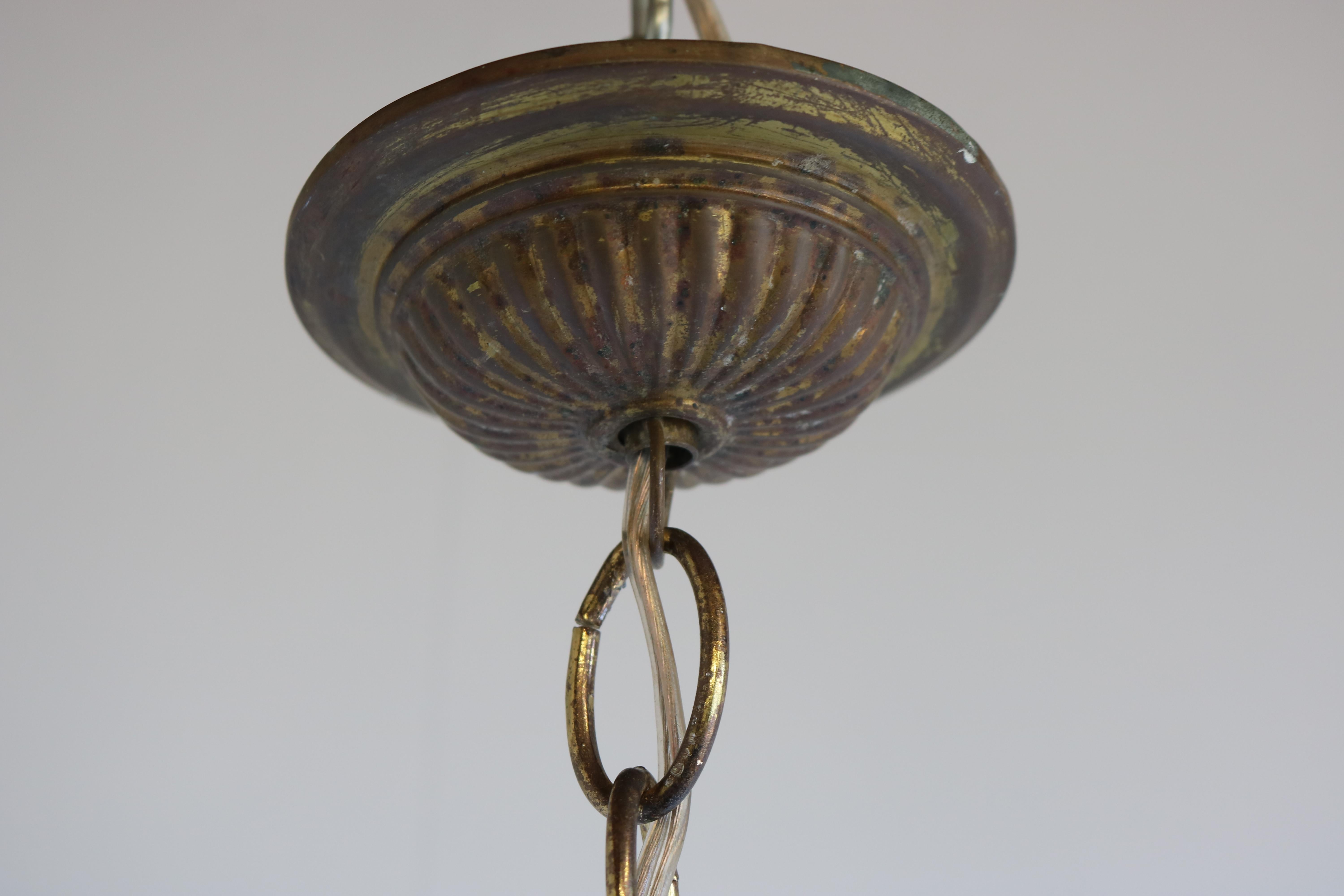 Lampe à suspension victorienne française ancienne de 1910 en opaline peinte à la main, style Renaissance en vente 9