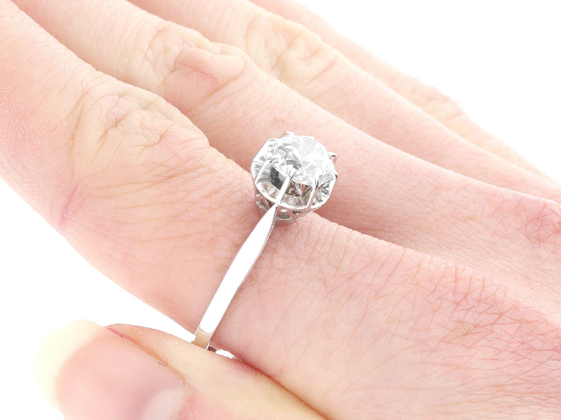 Antique French 1920s Anillo solitario de oro blanco con diamantes de 1,70 quilates en venta 3