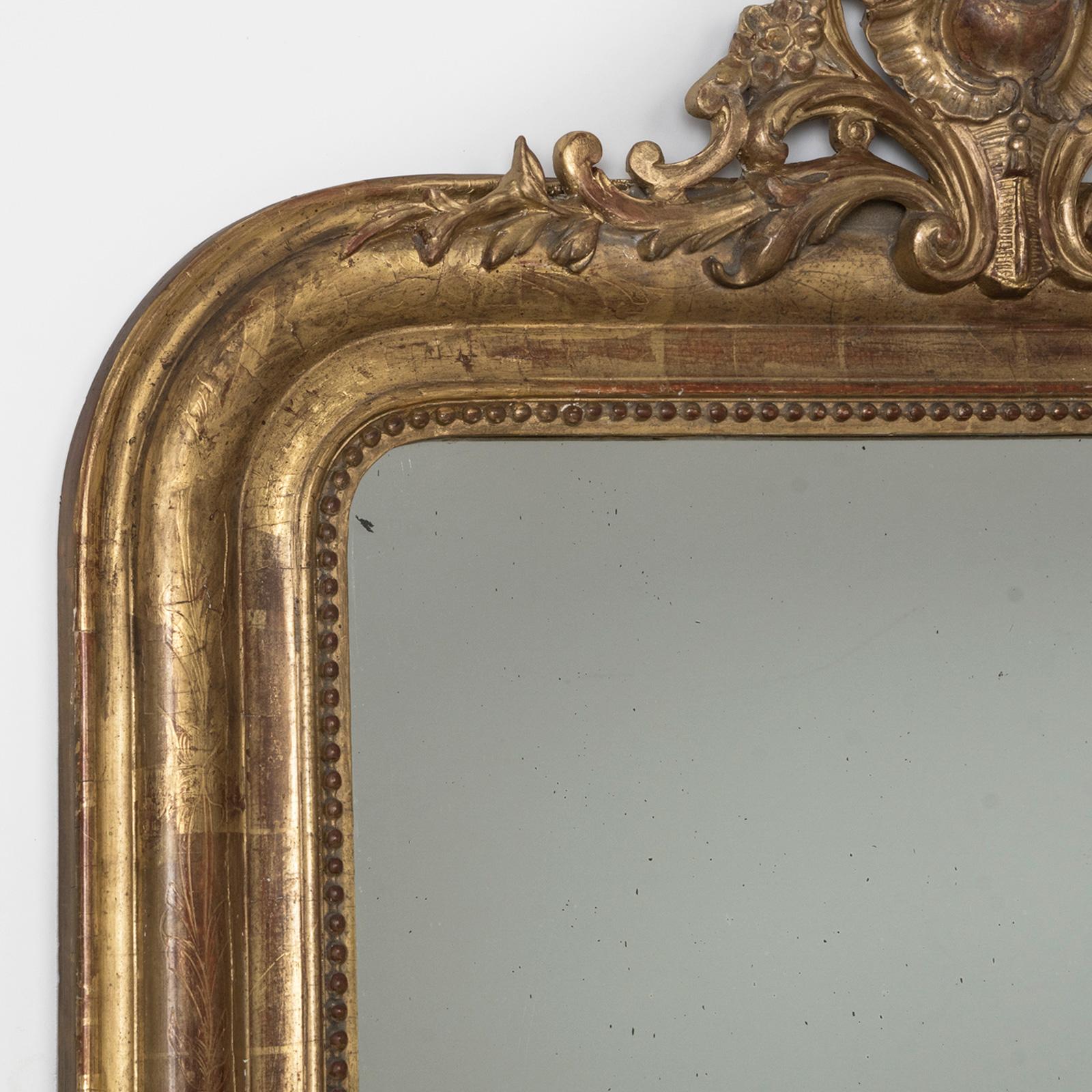 Antique French 19th C Gilt Wood Louis Philippe Mirror with Small Heart Crest In Good Condition In AMSTERDAM, NH