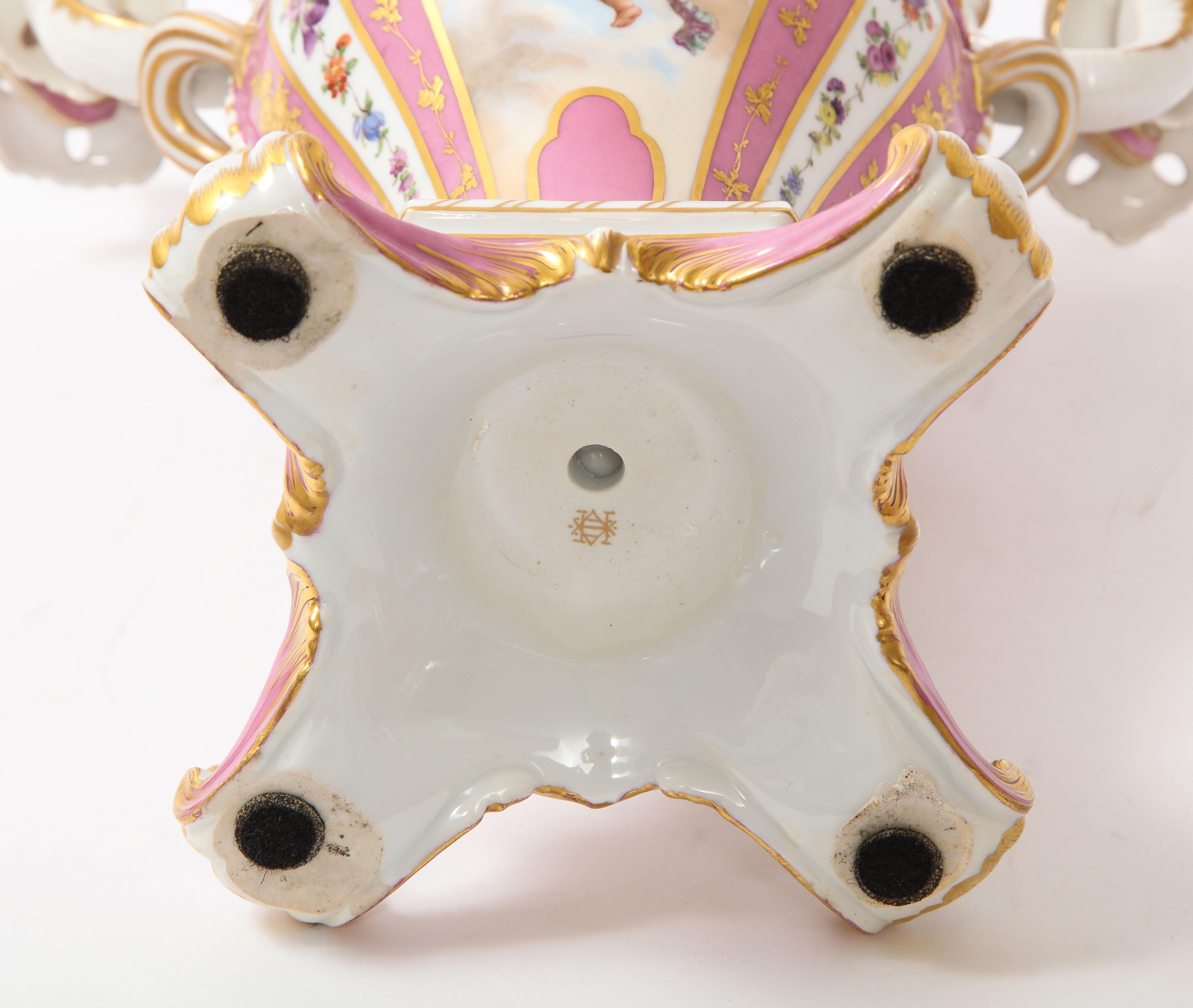 Antikes französisches 3-teiliges Pot-Pourri/Kandelaber-Set mit rosa Grund im Sevres-Stil des 19. Jahrhunderts im Angebot 12
