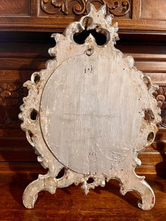 Antiker französischer Wandspiegel aus geschnitztem Holz mit Blattsilberverzierung im Rokoko-Stil aus dem 19. Jahrhundert