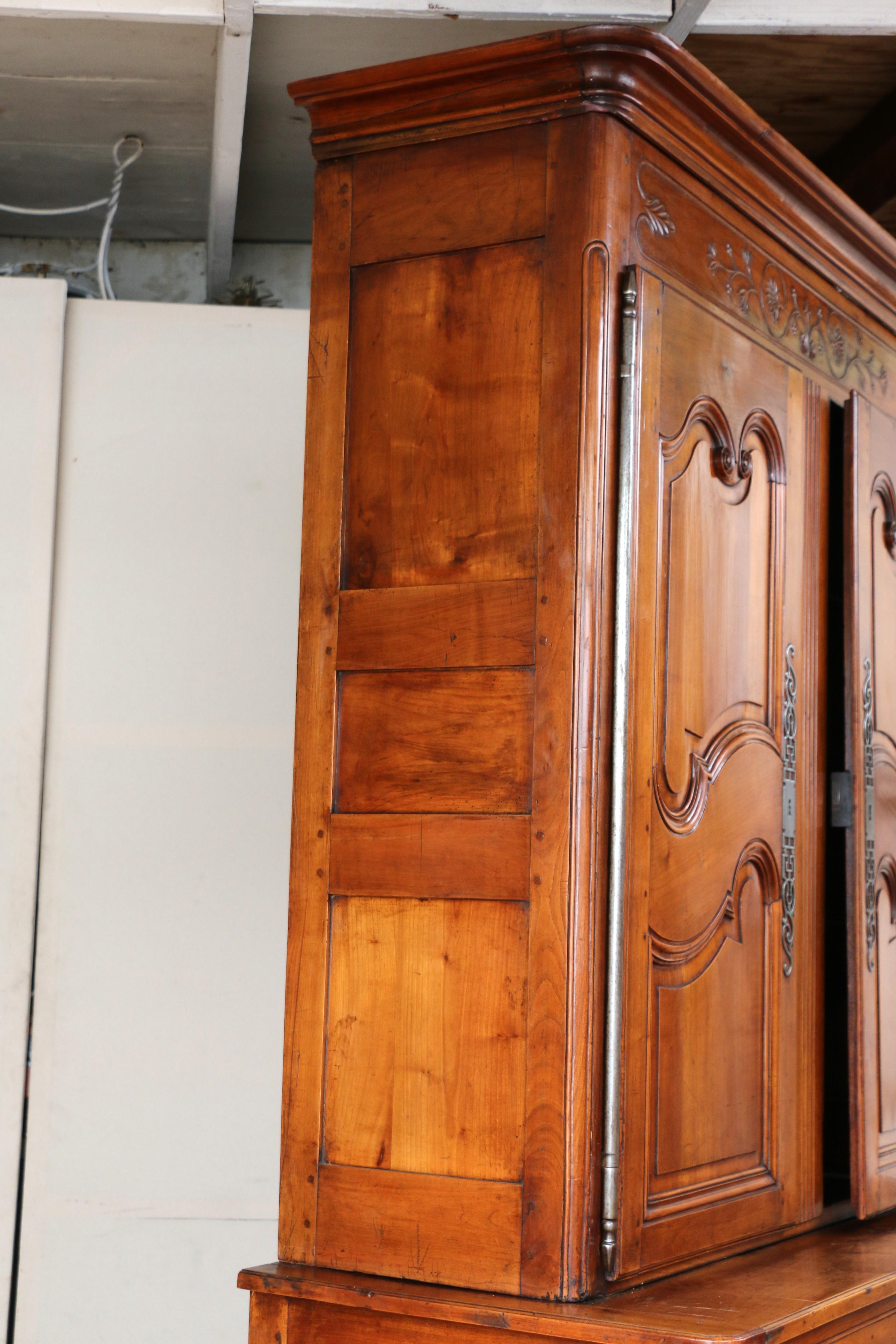 Antique French del XIX secolo, buffet in legno di ciliegio in vendita 11