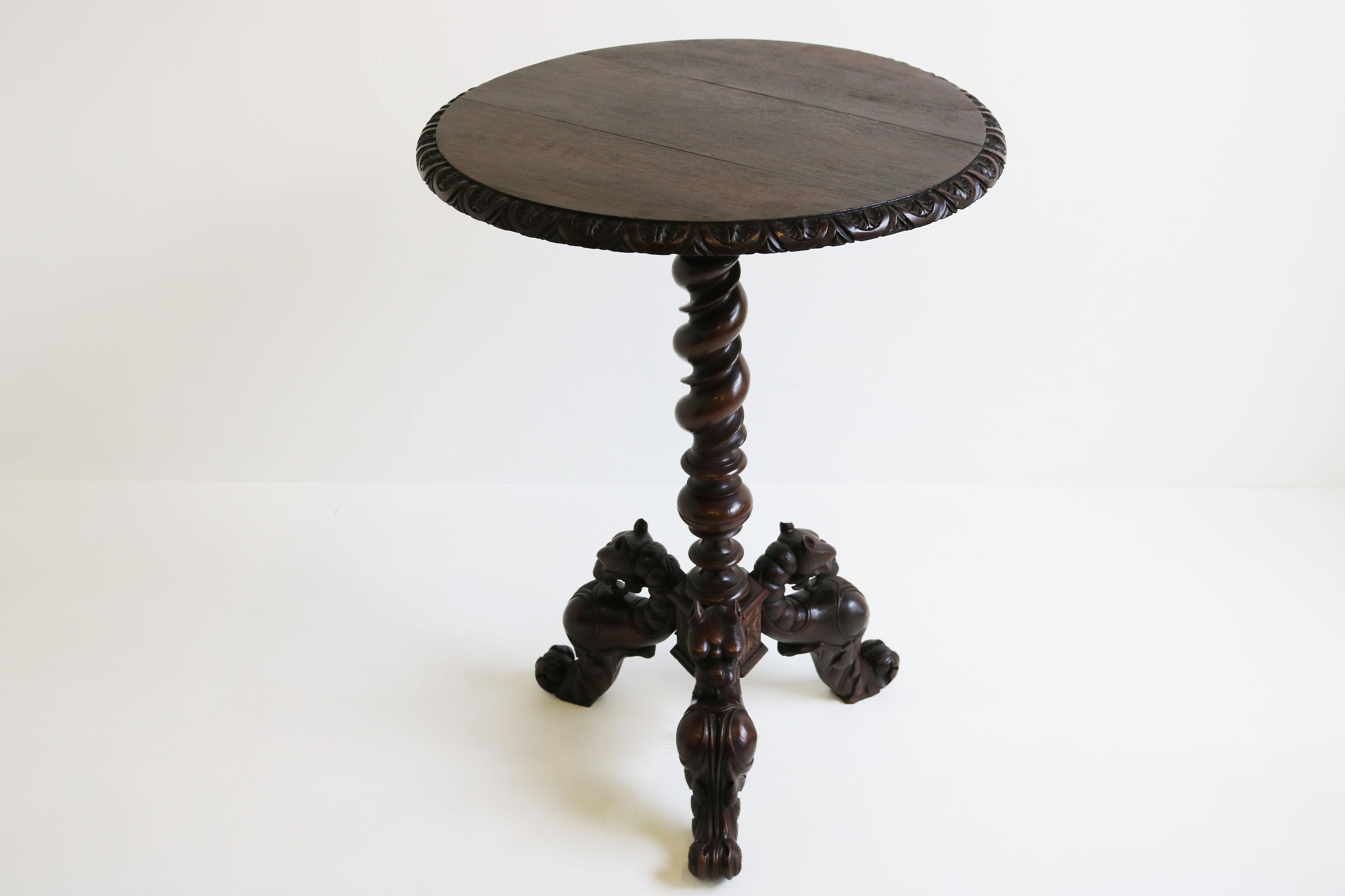 Ancienne table d'appoint / table d'extrémité de chasse française du 19ème siècle Gargoyle Barley Twisted Oak en vente 3