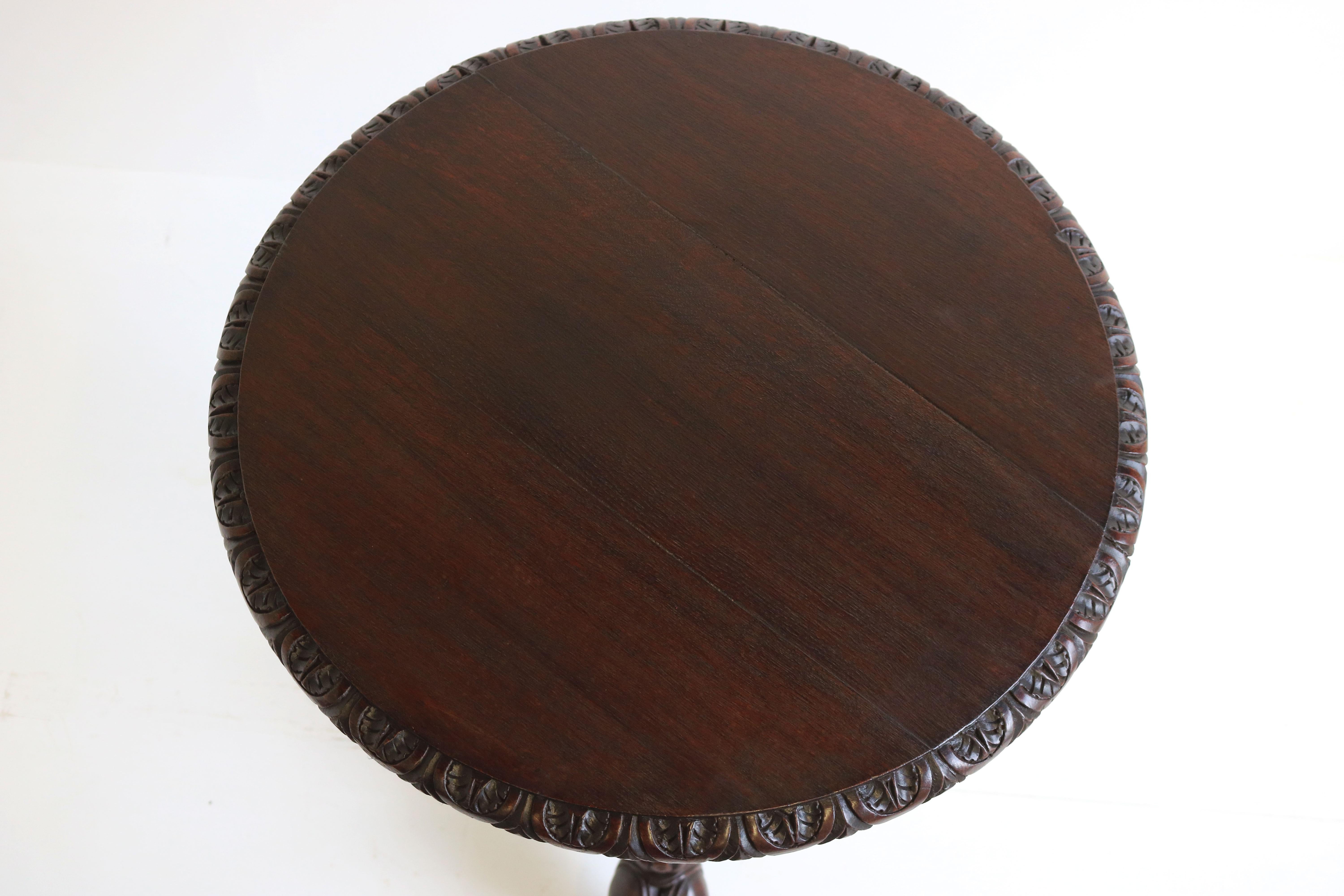 Ancienne table d'appoint / table d'extrémité de chasse française du 19ème siècle Gargoyle Barley Twisted Oak en vente 1