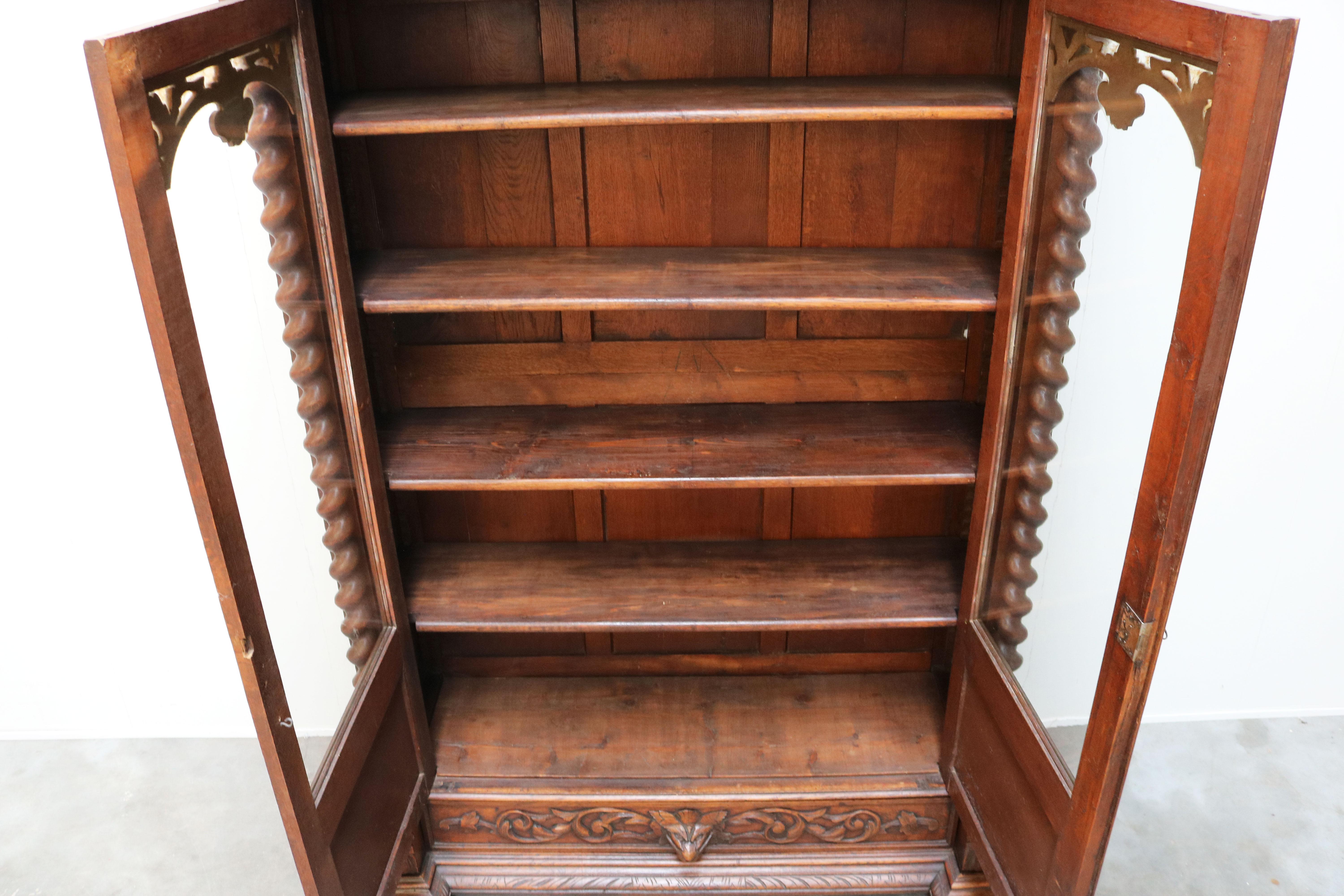 Hand-Carved Antique French 19th Century Hunt Style Bookcase Display Cabinet Oak Barley Twist