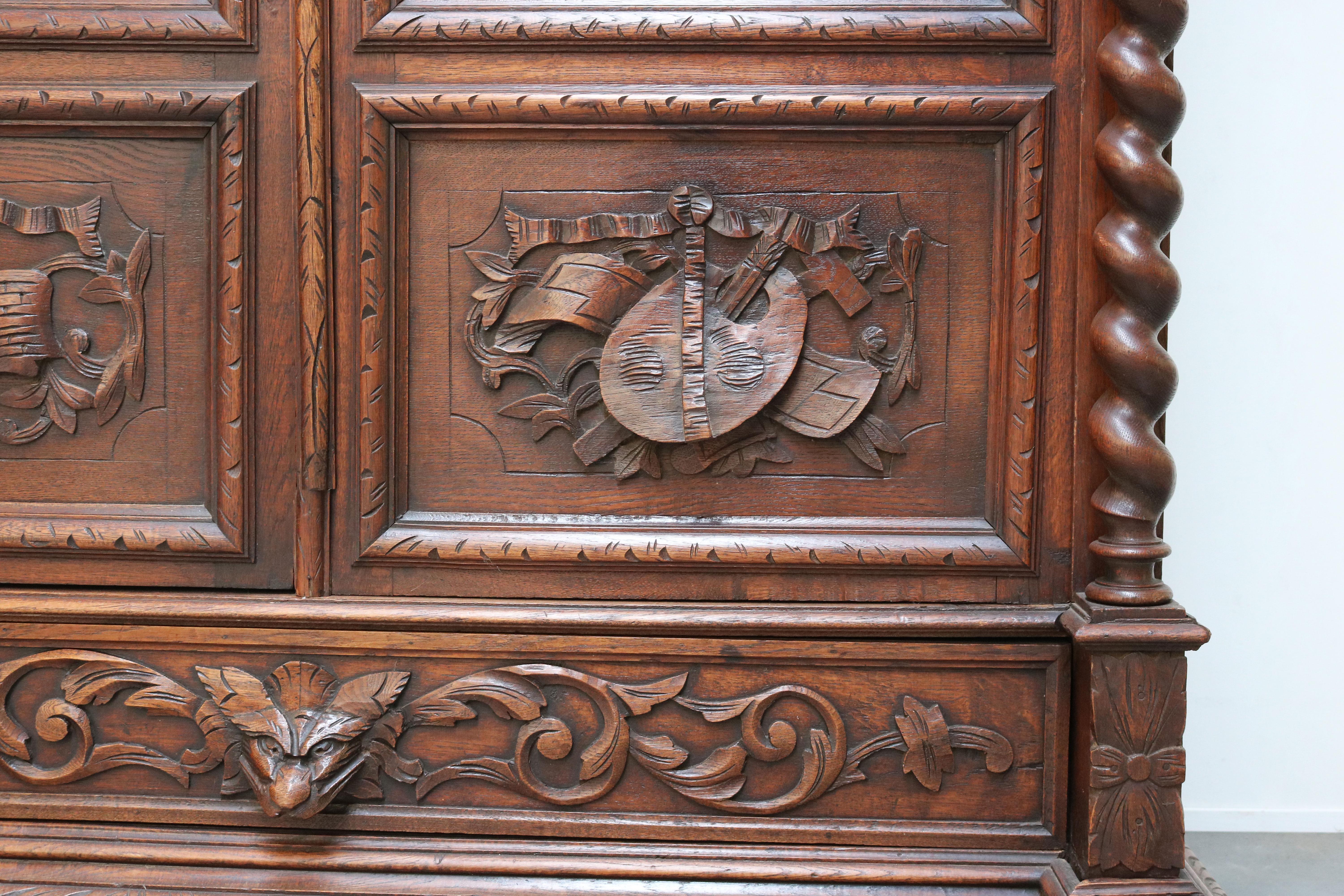 Antique French 19th Century Hunt Style Bookcase Display Cabinet Oak Barley Twist 3