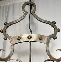 Antiker französischer Kronleuchter aus Eisen mit Wappen aus dem 19. Jahrhundert, um 1880