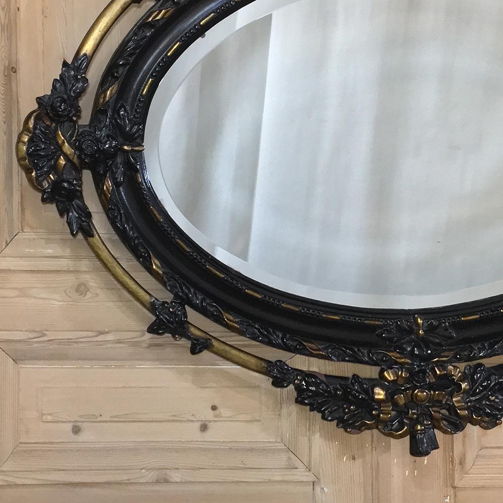 Biseauté Miroir ovale français ancien de style Louis XVI du 19ème siècle en vente